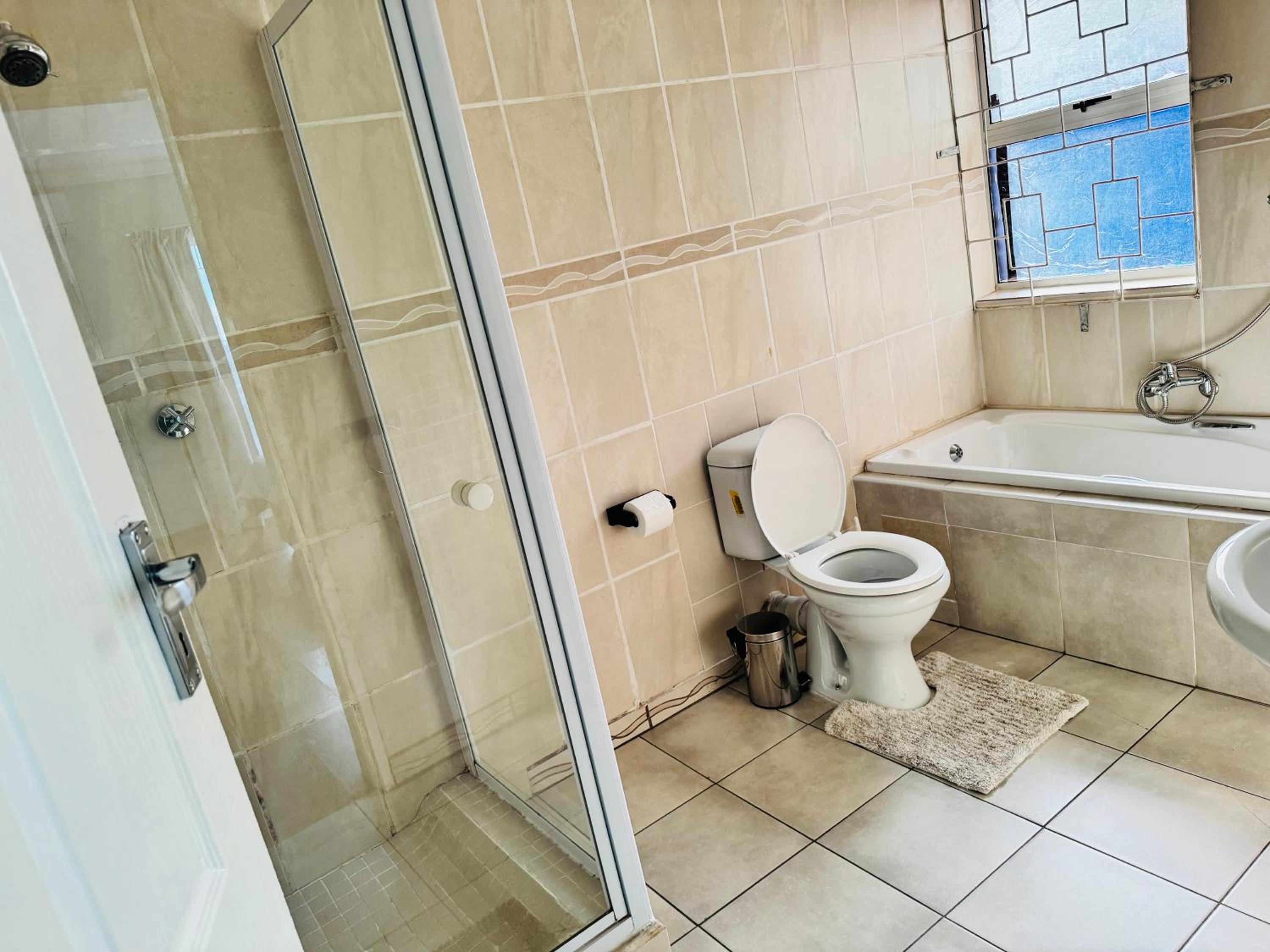 Deluxe Double Room with Bath photo 2