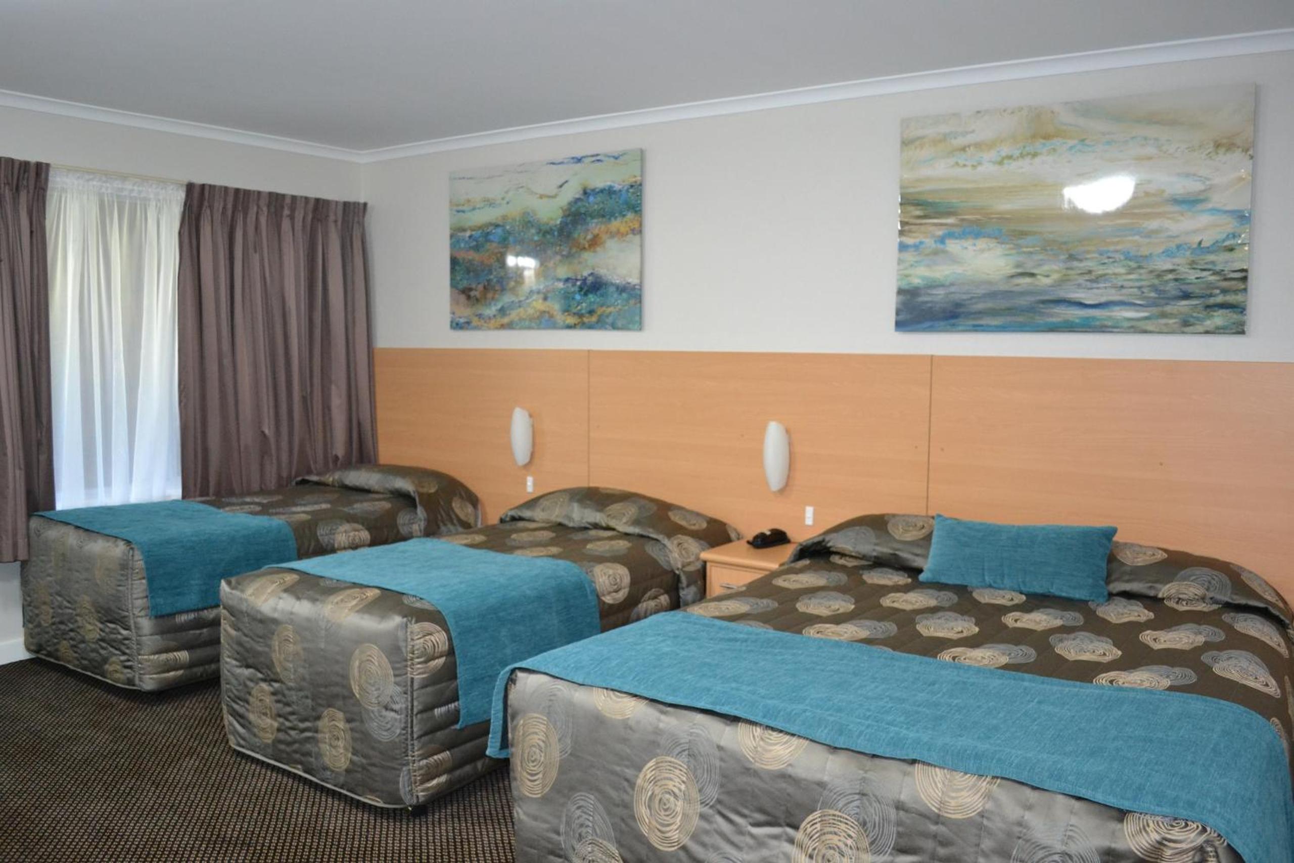 Family Room - Photo 1