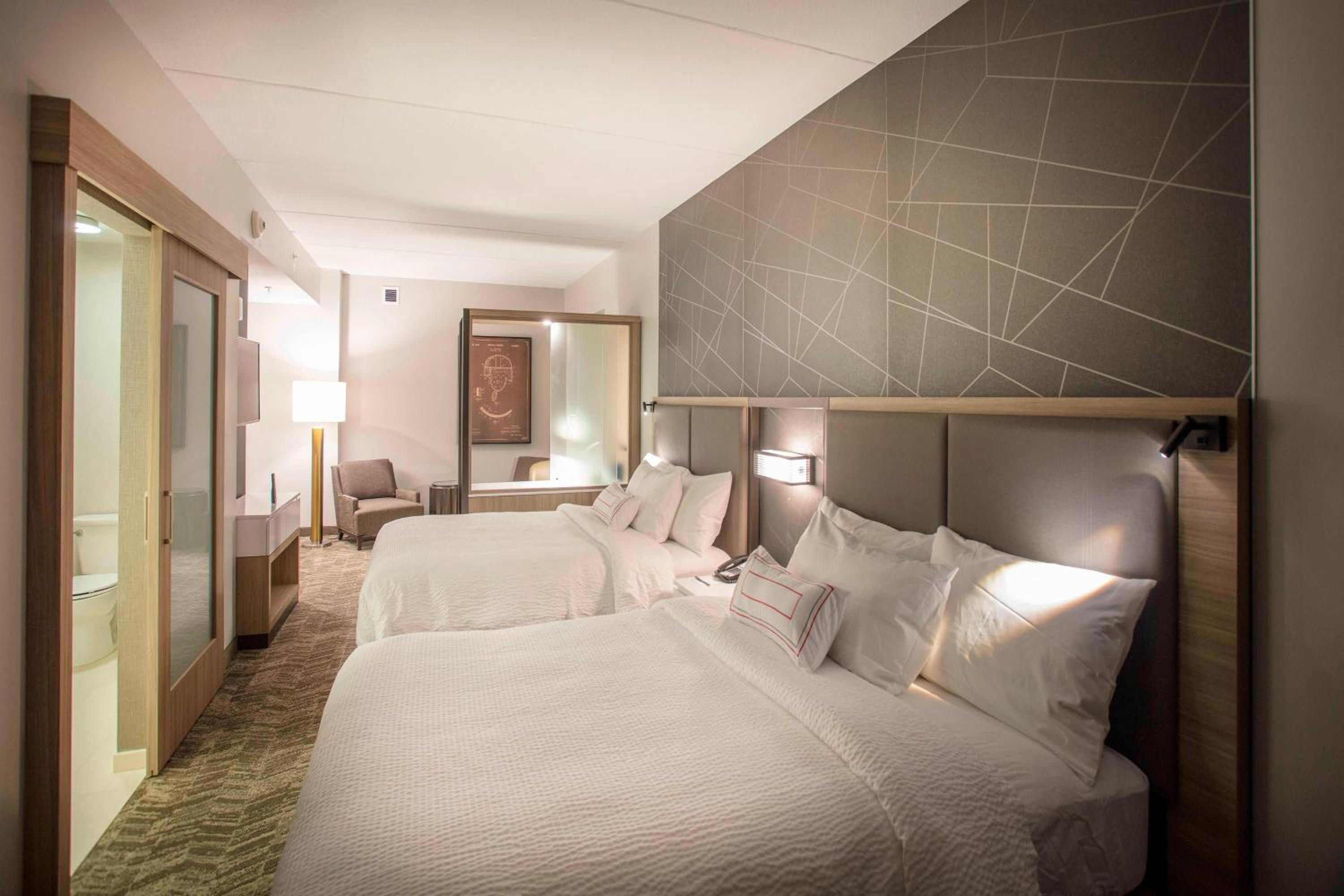 One-Bedroom Queen Suite with Two Queen Beds and Trundle Sofa - Photo 5