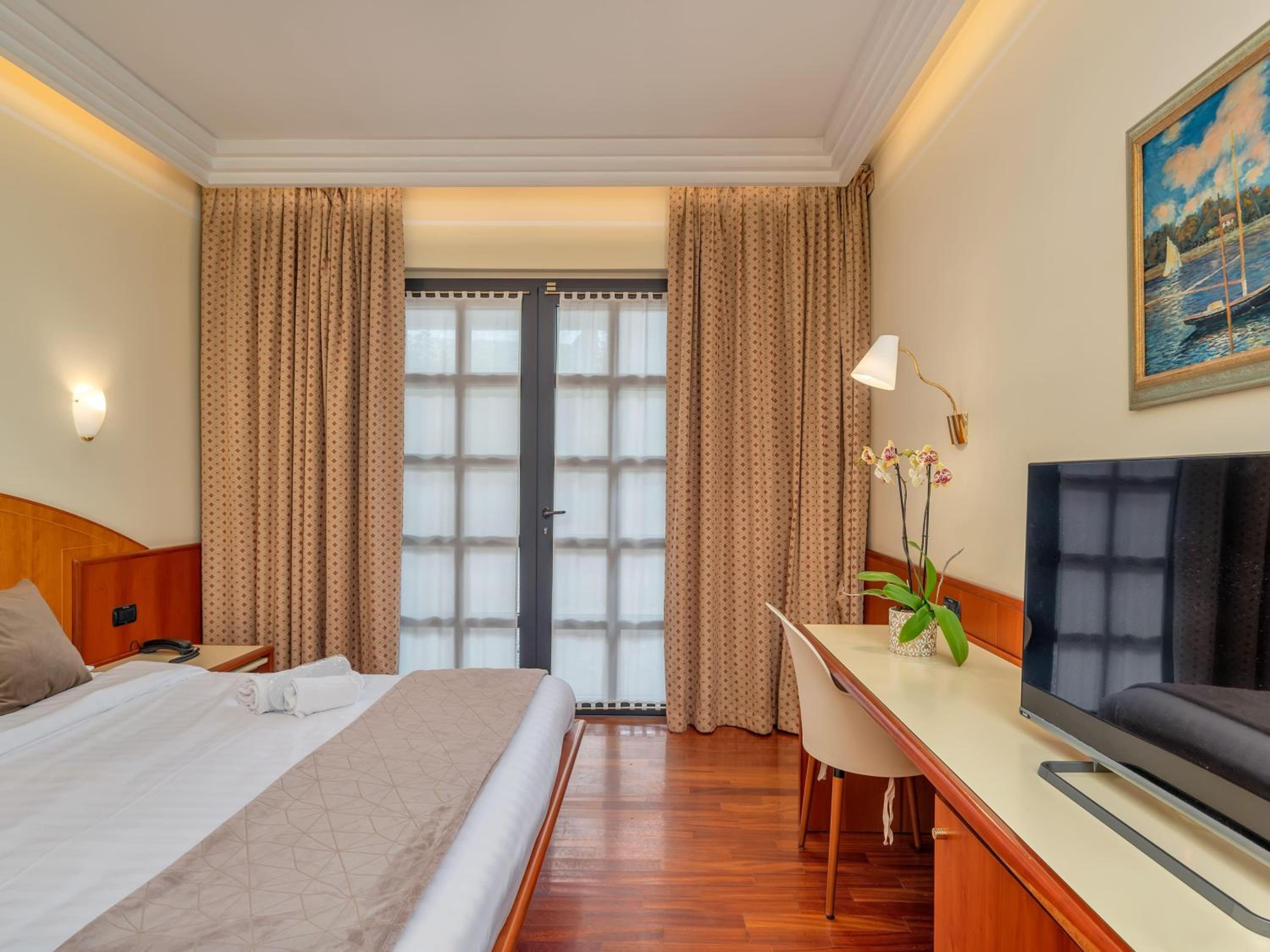 Double Room - Disability Access - Photo 2