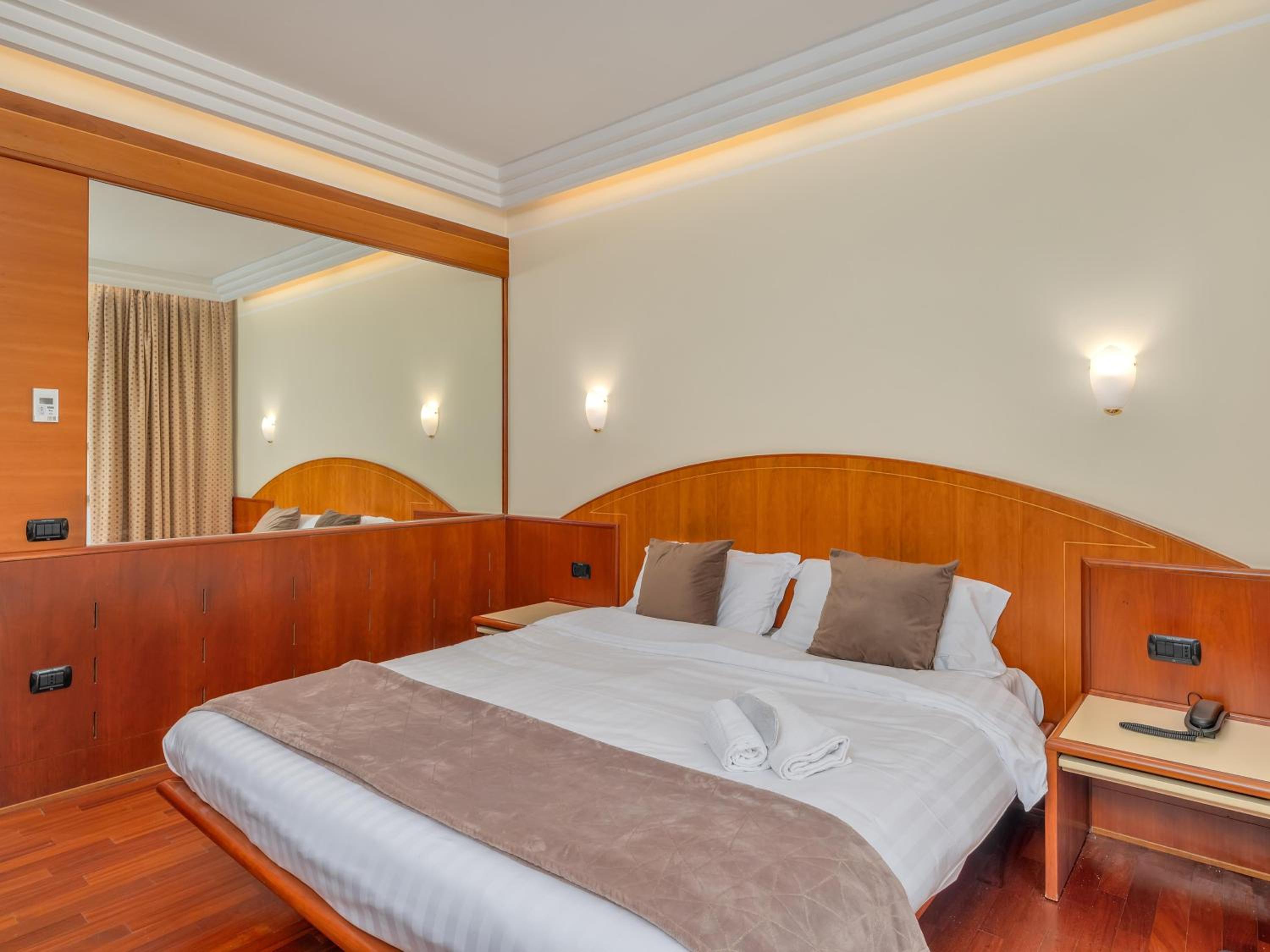 Double Room - Disability Access - Photo 4