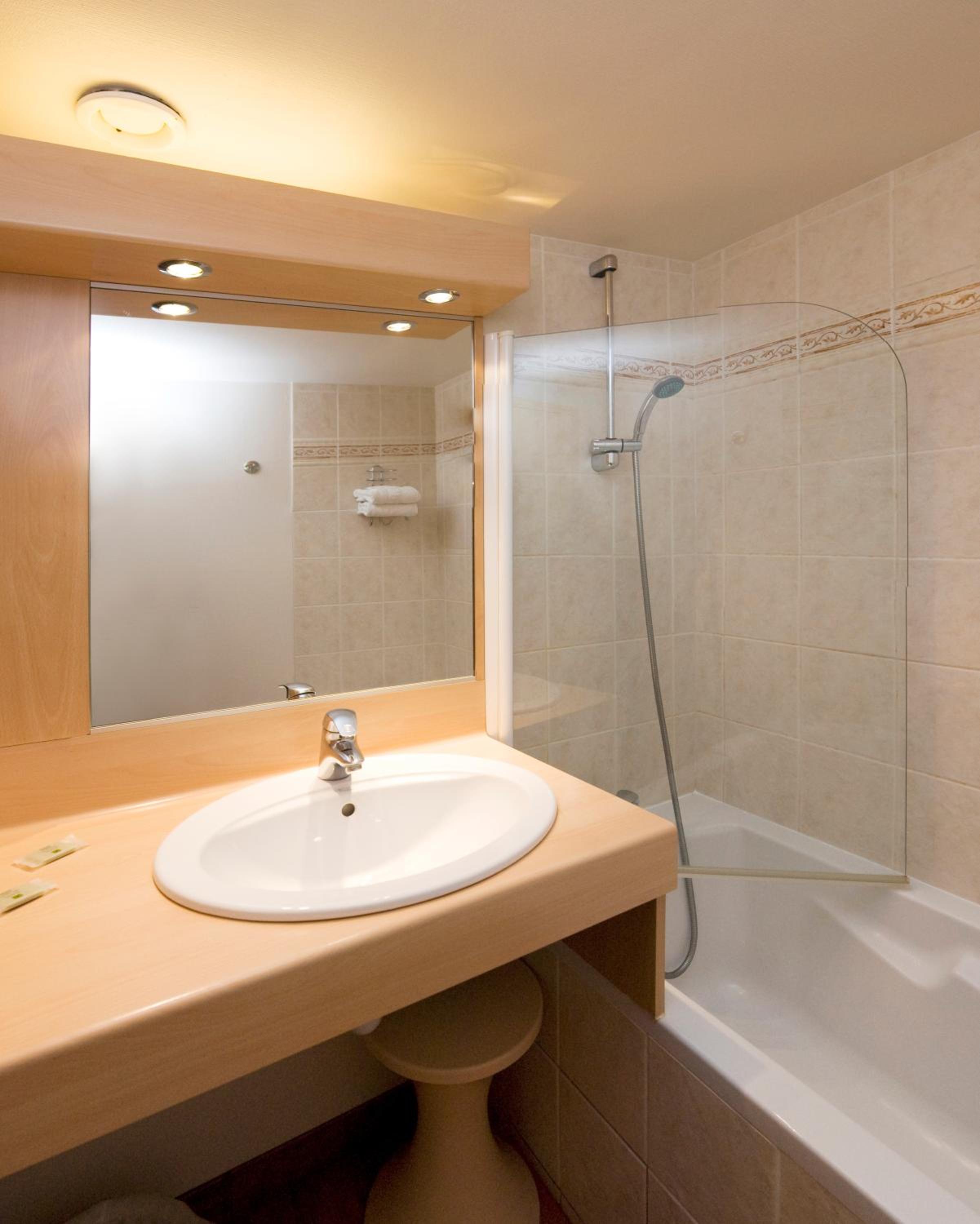Double Room - Photo 5