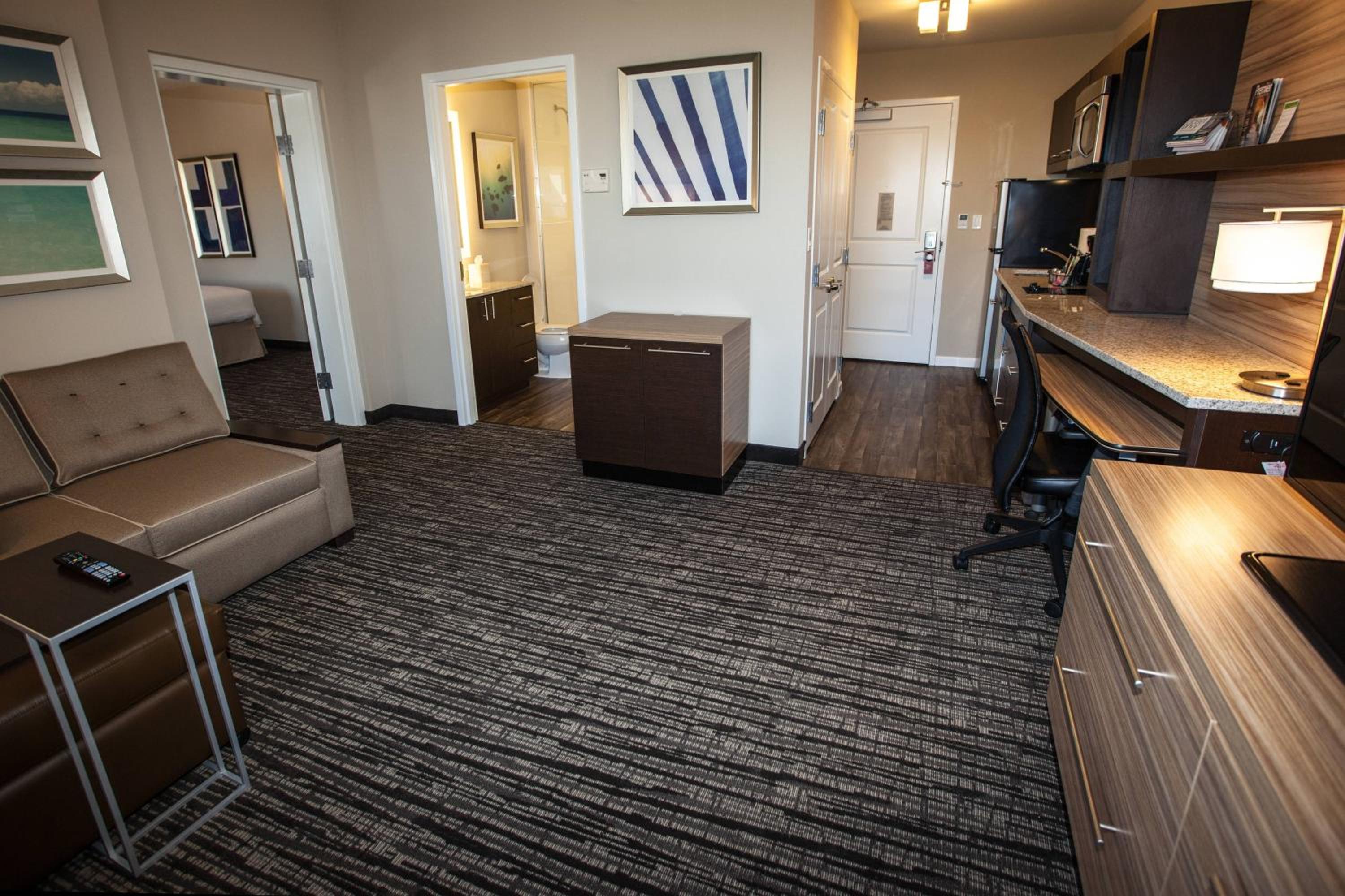 One-Bedroom Queen Suite with Sofa Bed - Hearing Accessible photo 2