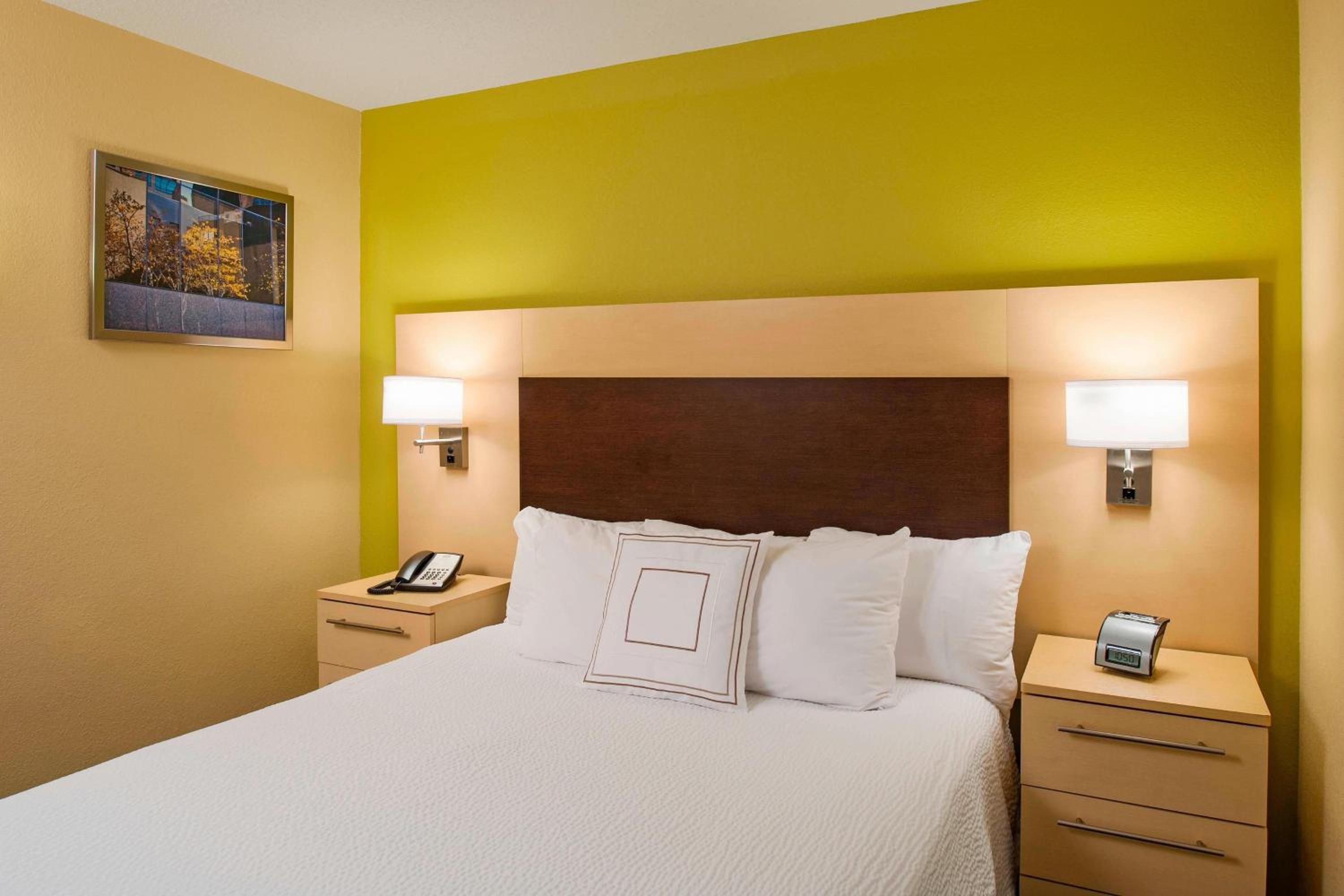 Two-Bedroom Suite photo 2