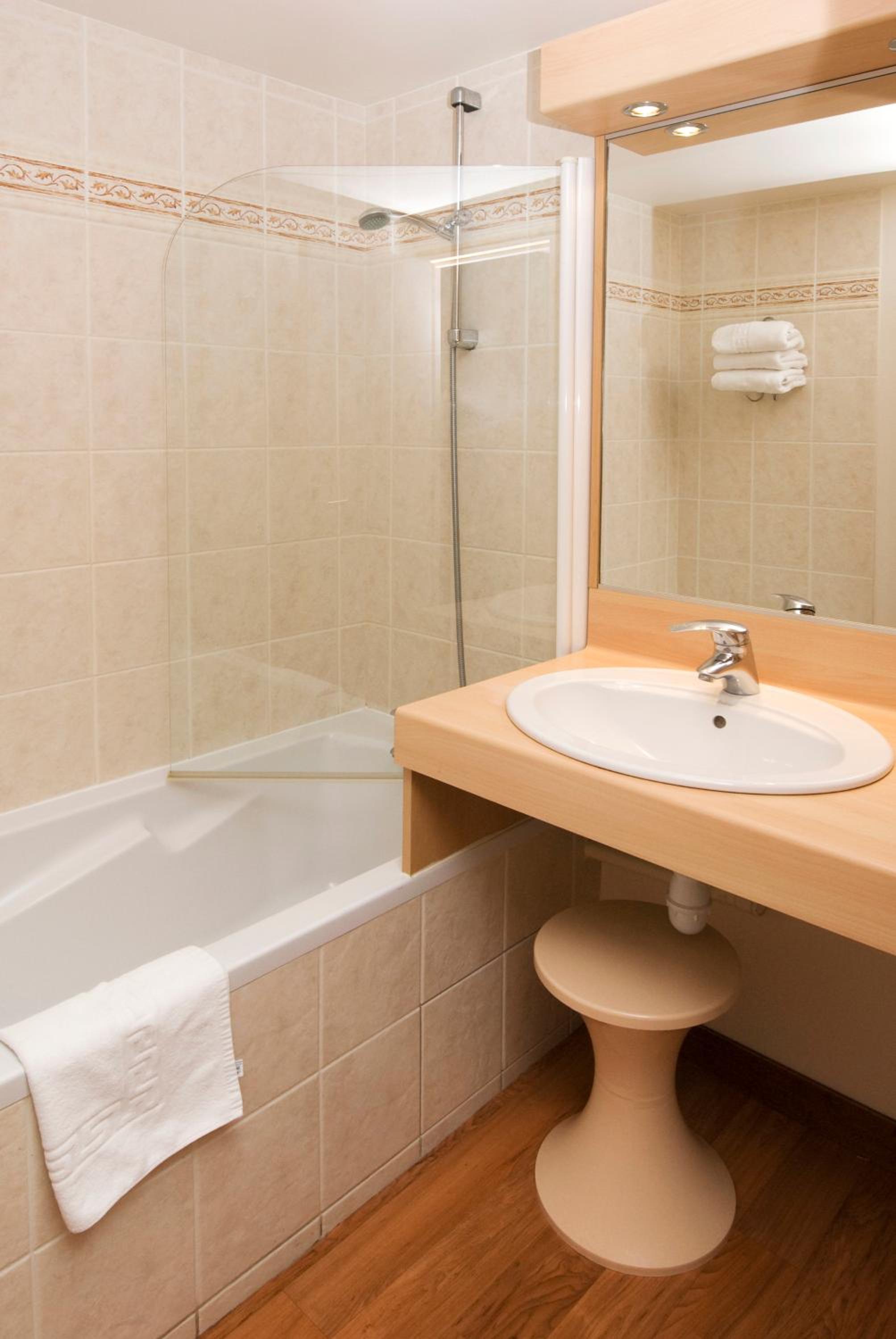 Double Room - Photo 8