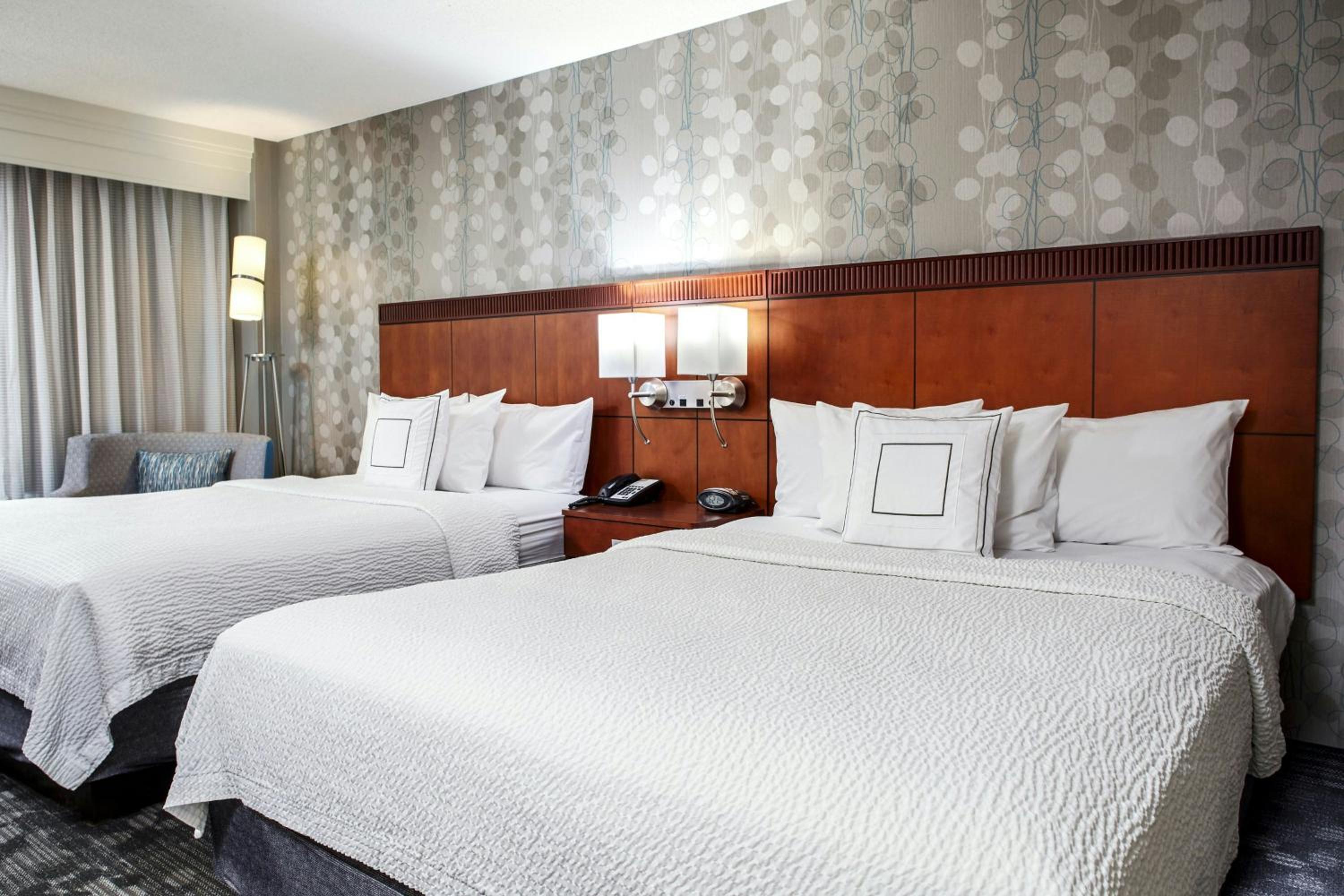 Queen Room with Two Queen Beds - Hearing Accessible - Photo 1