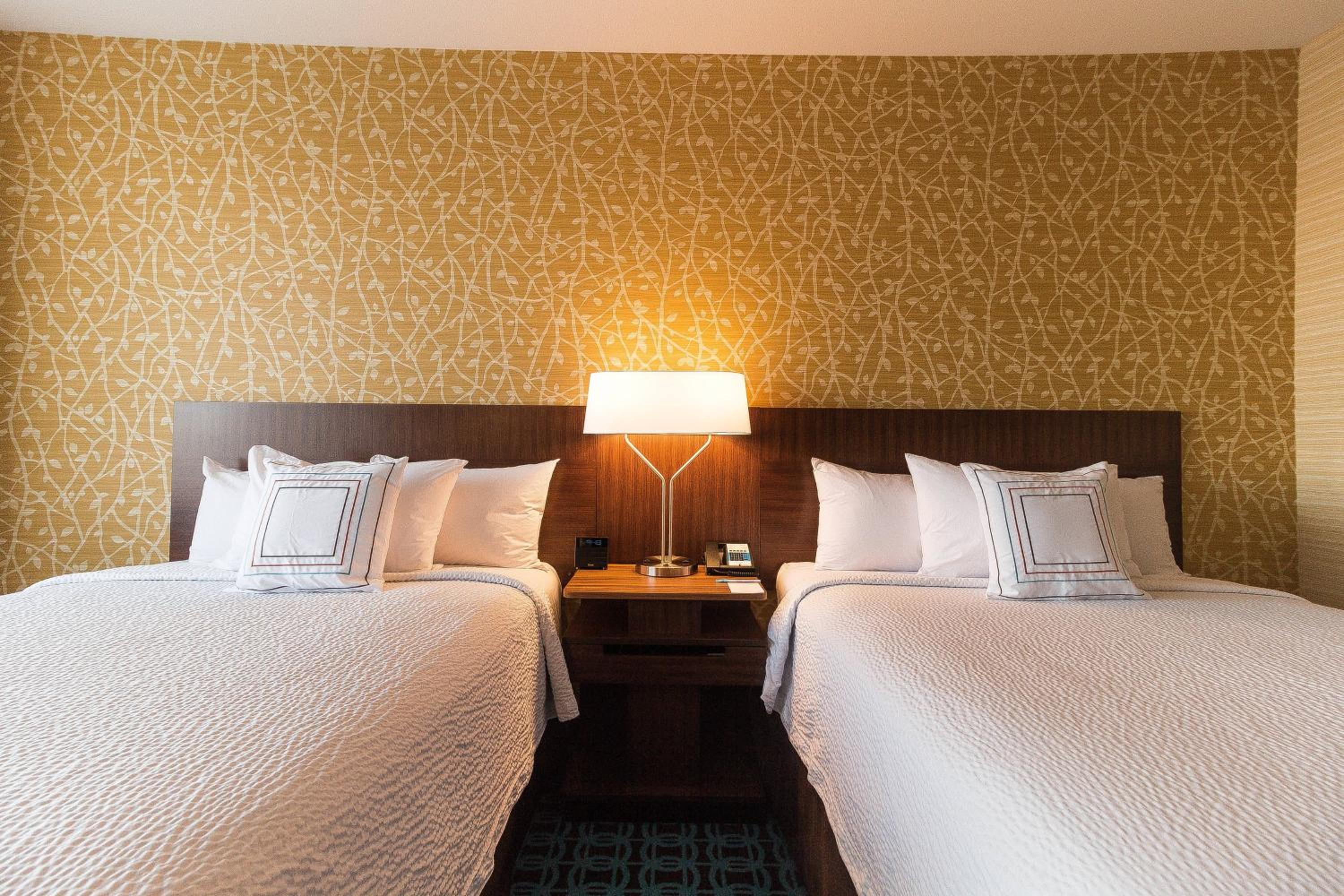 Queen Room with Two Queen Beds photo 1