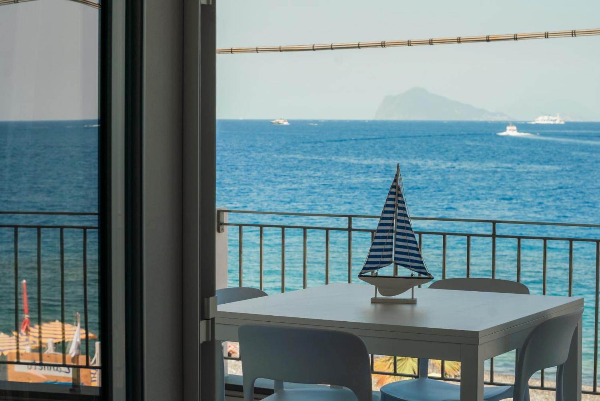 One-Bedroom Apartment with Sea View photo 3