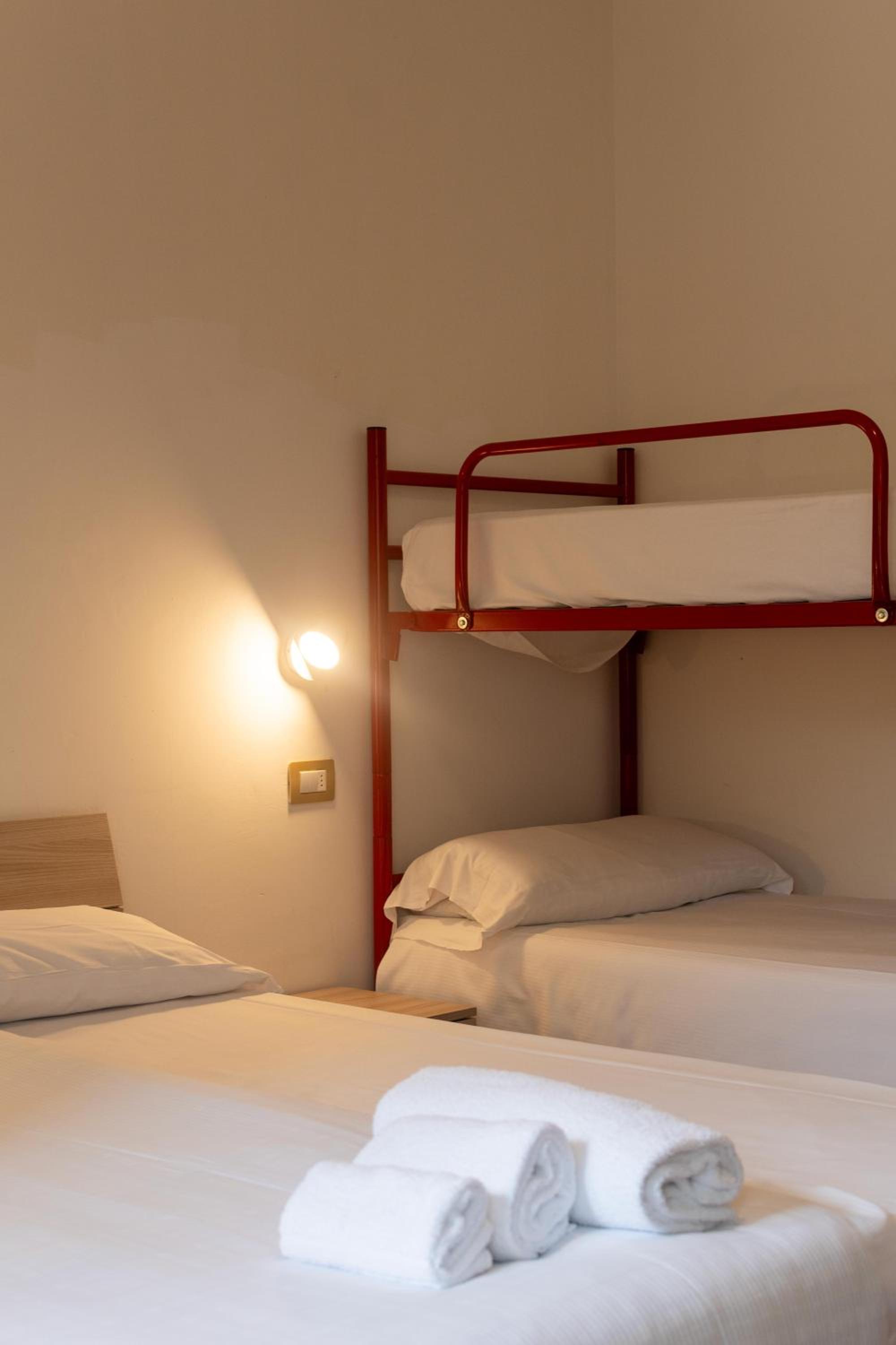Classic Quadruple Room photo 2