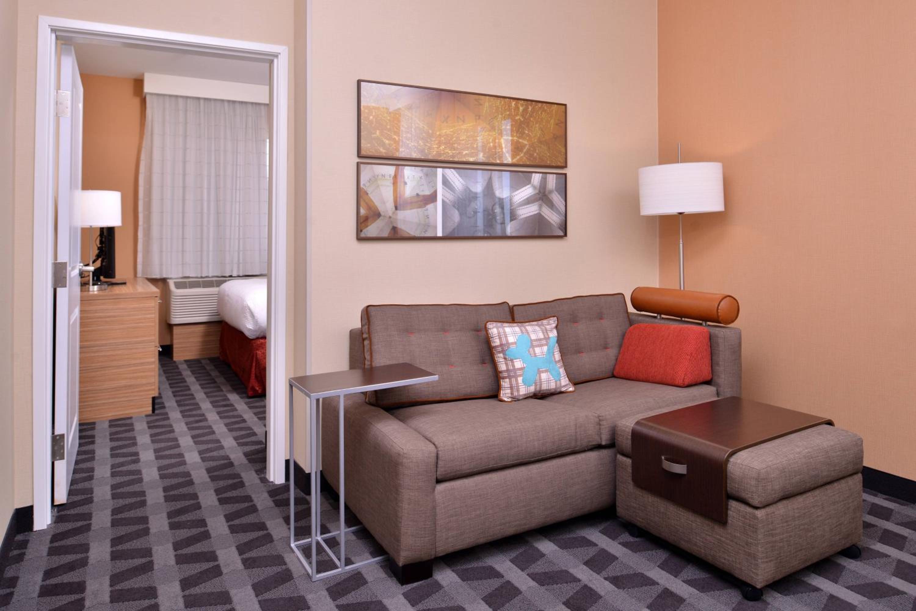 1 Bedroom Suite, Queen, Sofa bed (Hearing Accessible)