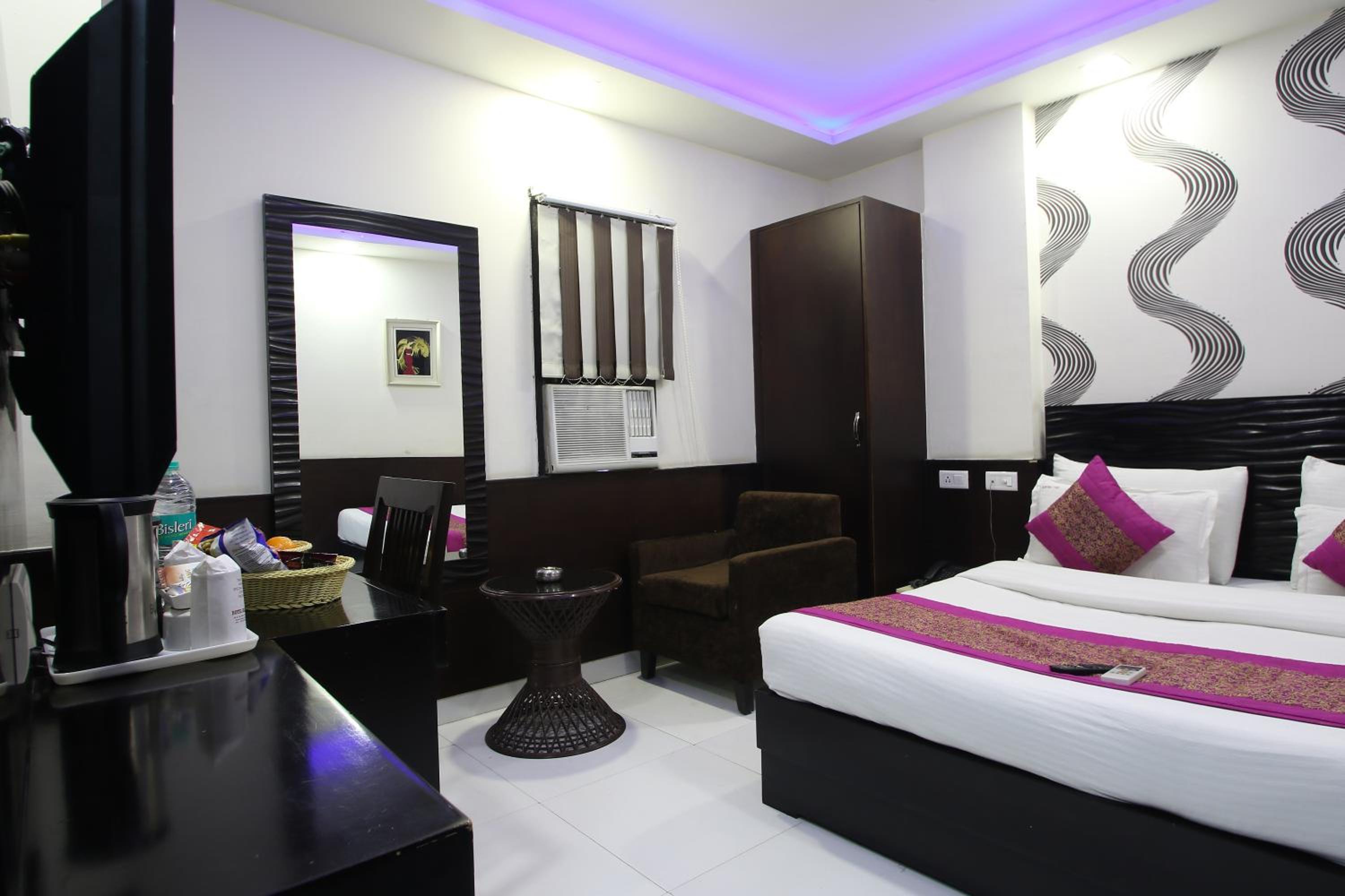 Deluxe Room - Photo 7