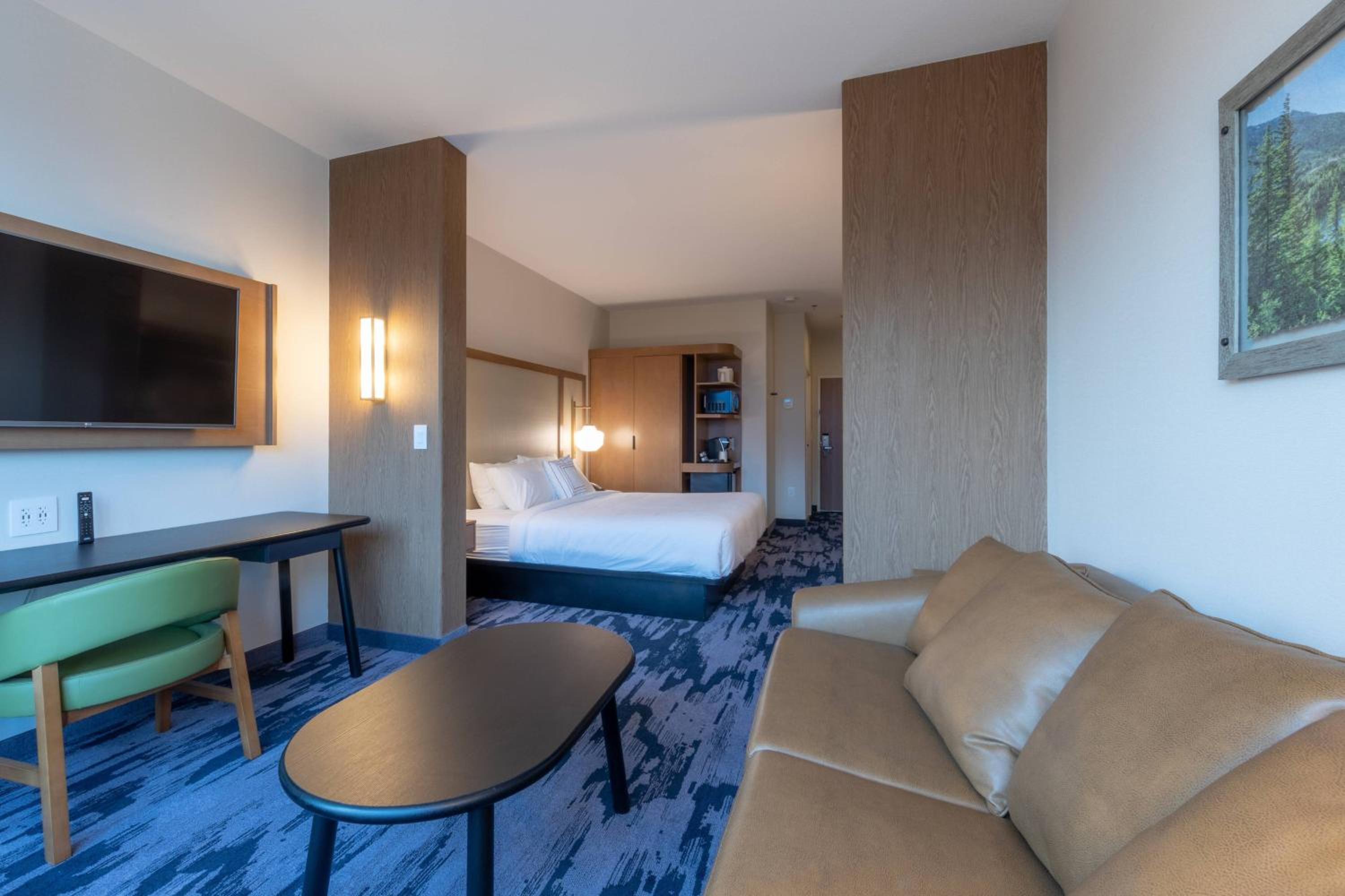Larger King Suite with Sofa Bed - Photo 5