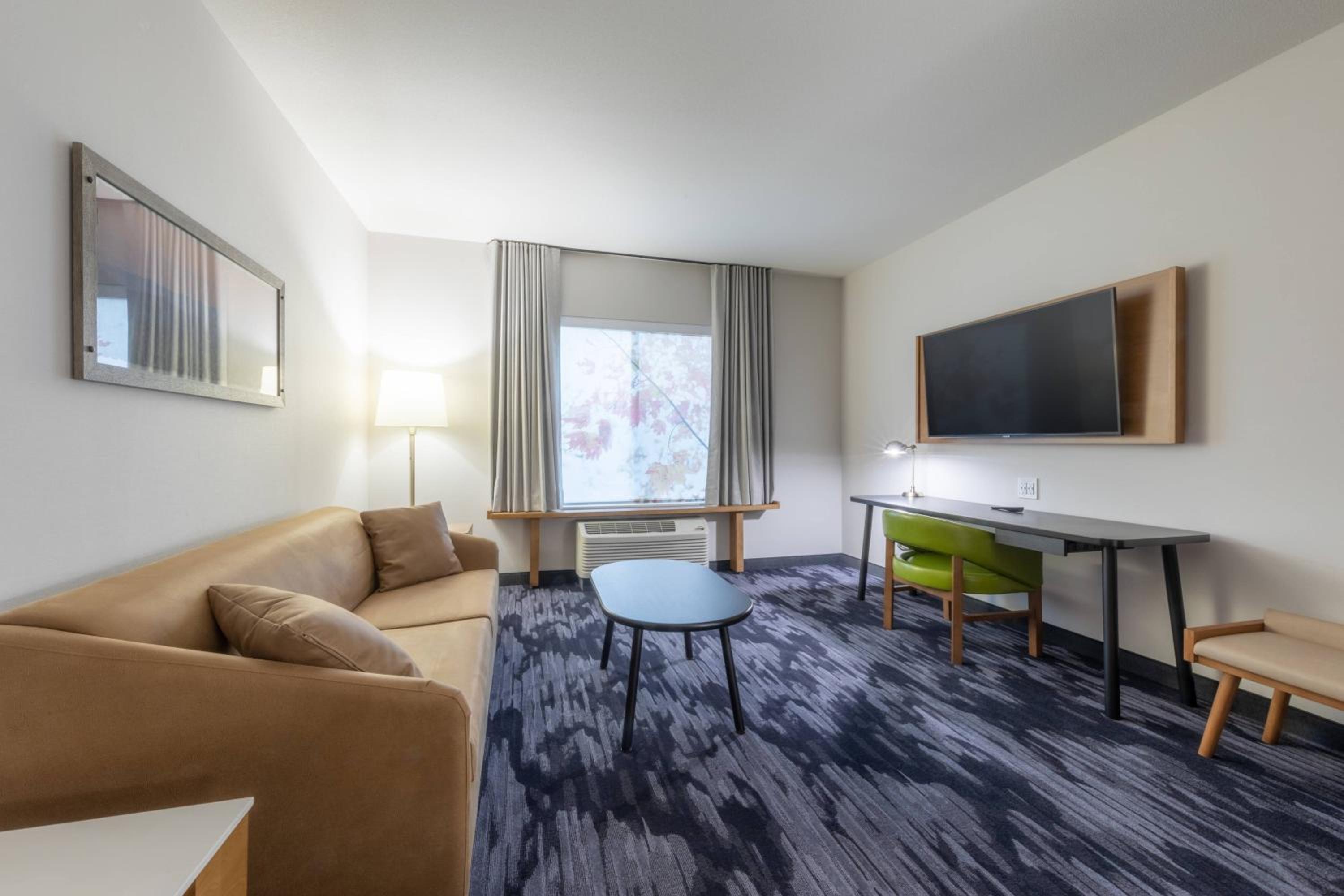 King Studio with Sofa Bed