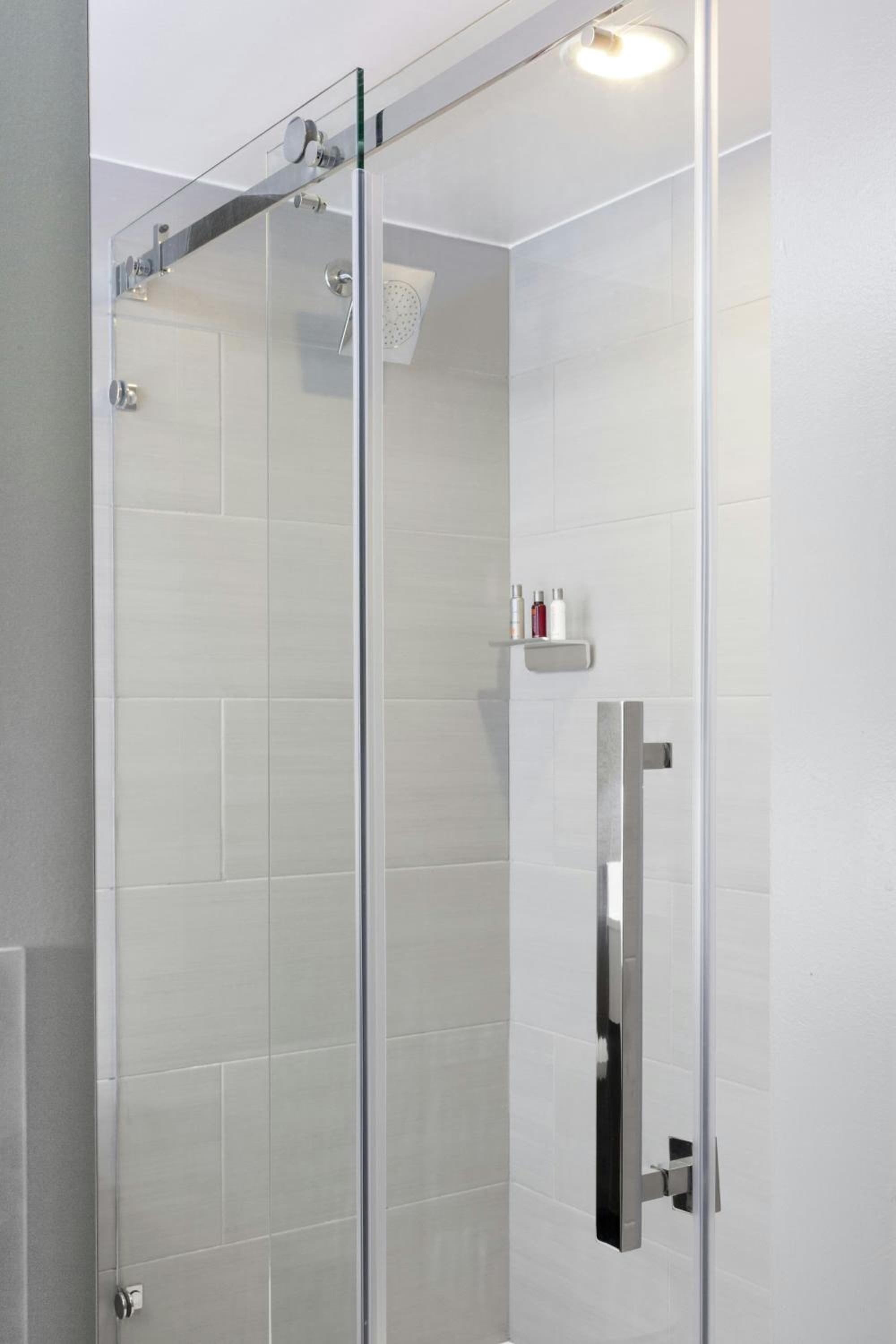 King Room with Sofa Bed and Roll-in Shower - Mobility Accessible