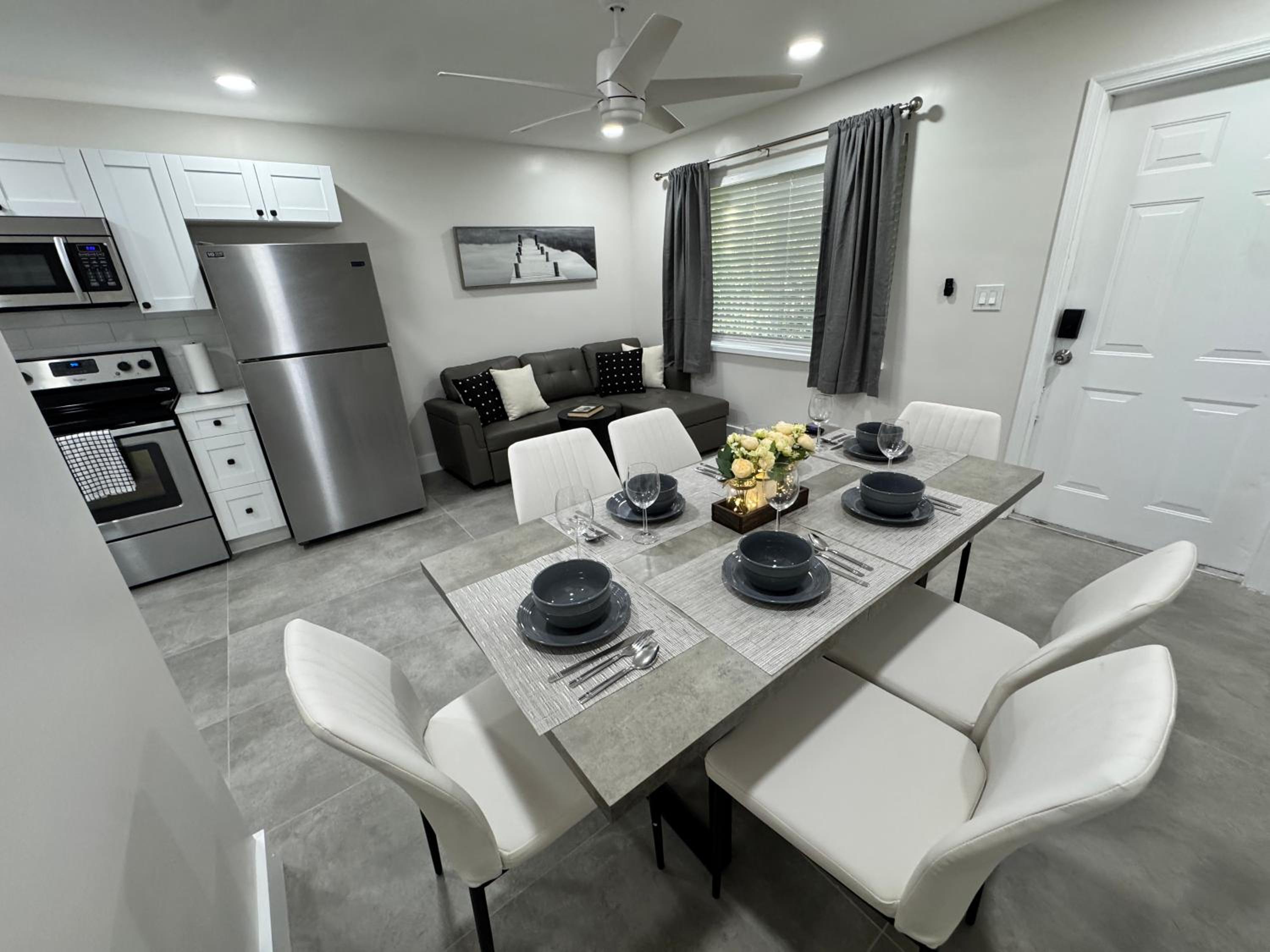 Two-Bedroom Apartment - Photo 8
