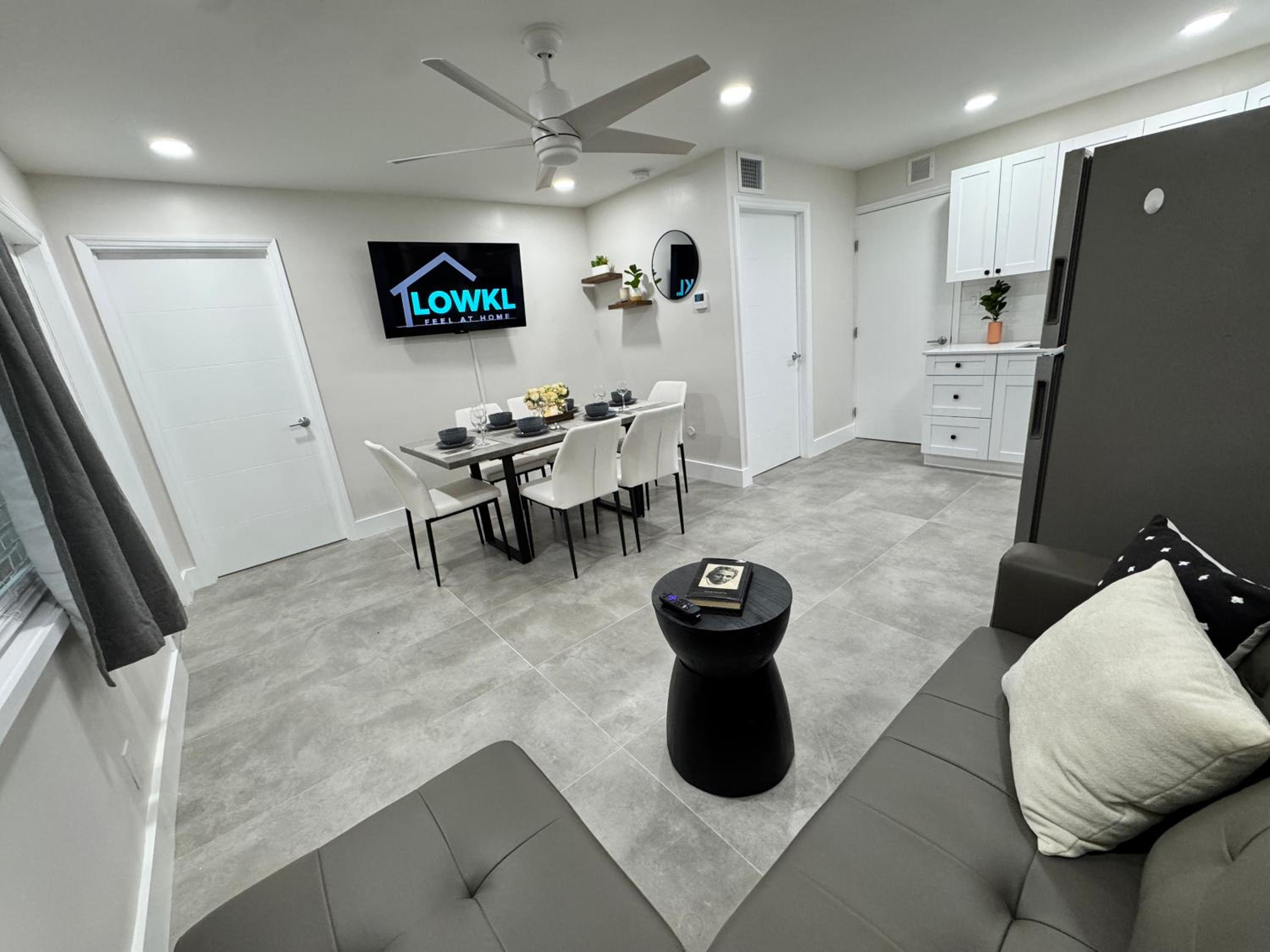 Two-Bedroom Apartment - Photo 9