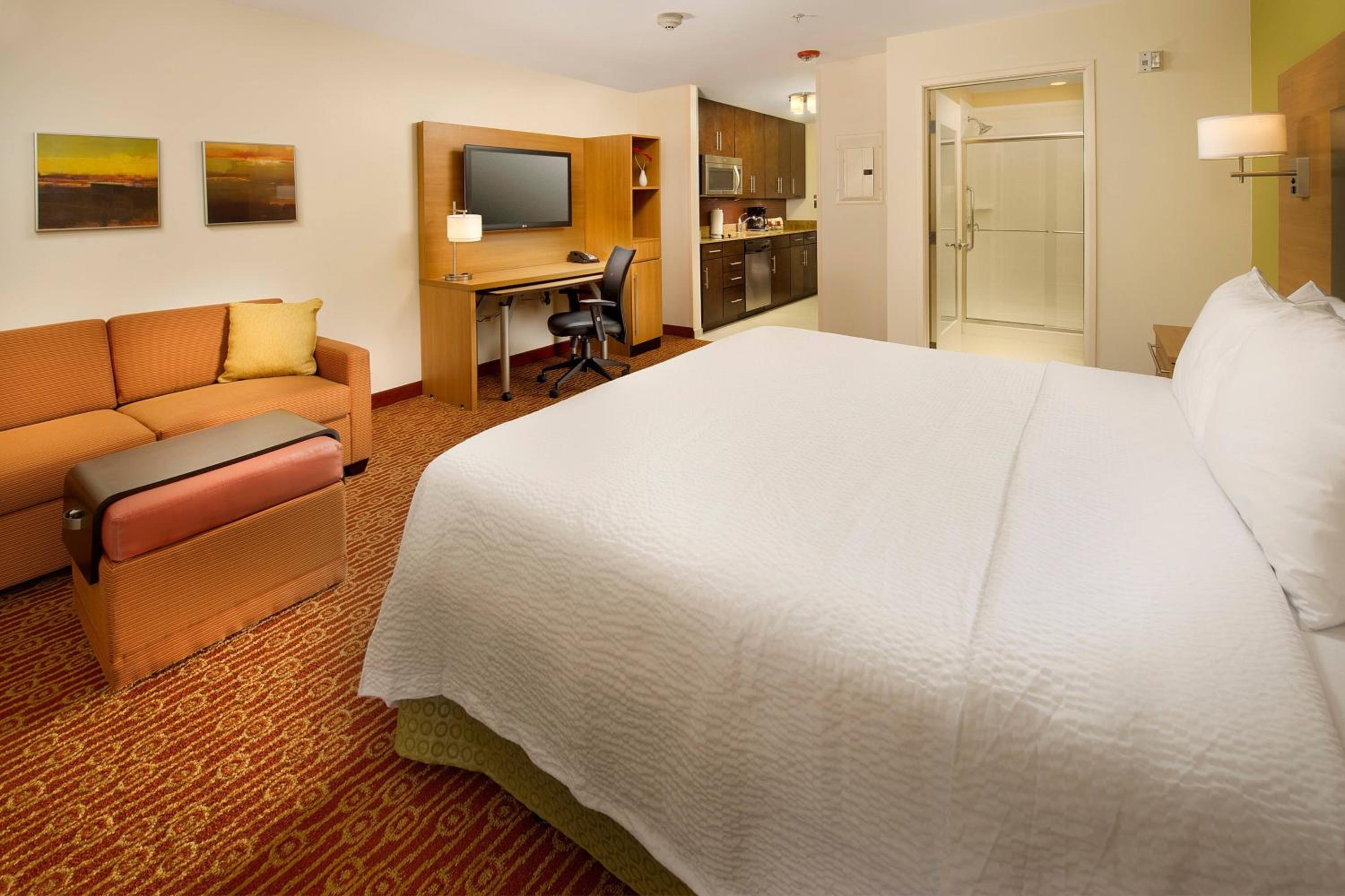 King Studio with Sofa Bed and Roll-in Shower - Mobility and Hearing Accessible photo 2