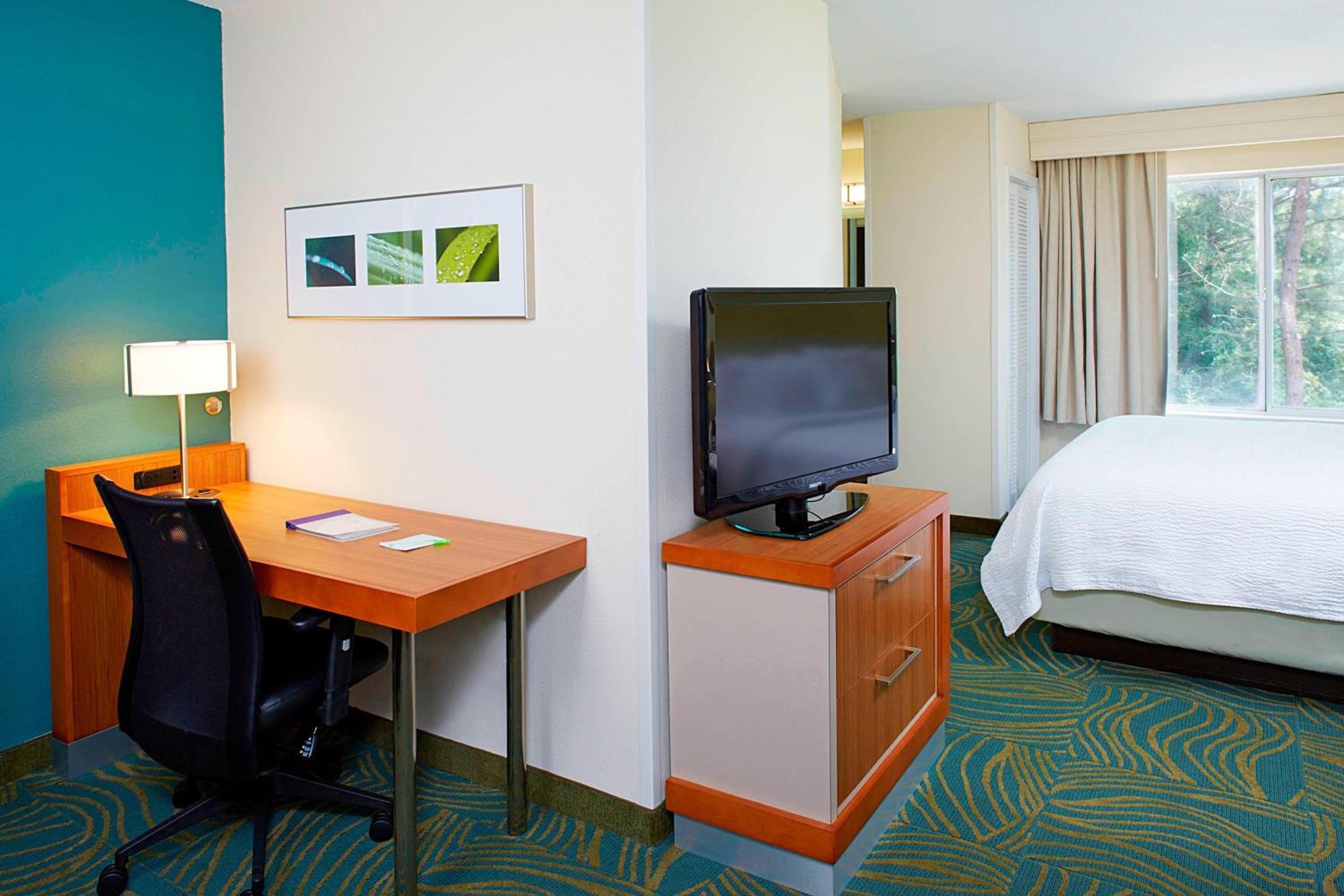 King Suite with Sofa Bed and Adapted Tub - Mobility and Hearing Accessible - Photo 3