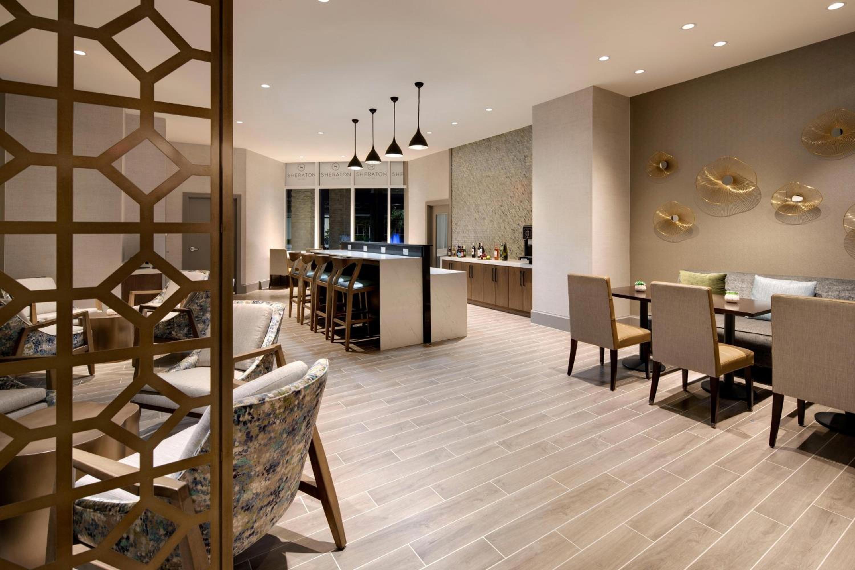 Exceutive King Suite - Photo 11