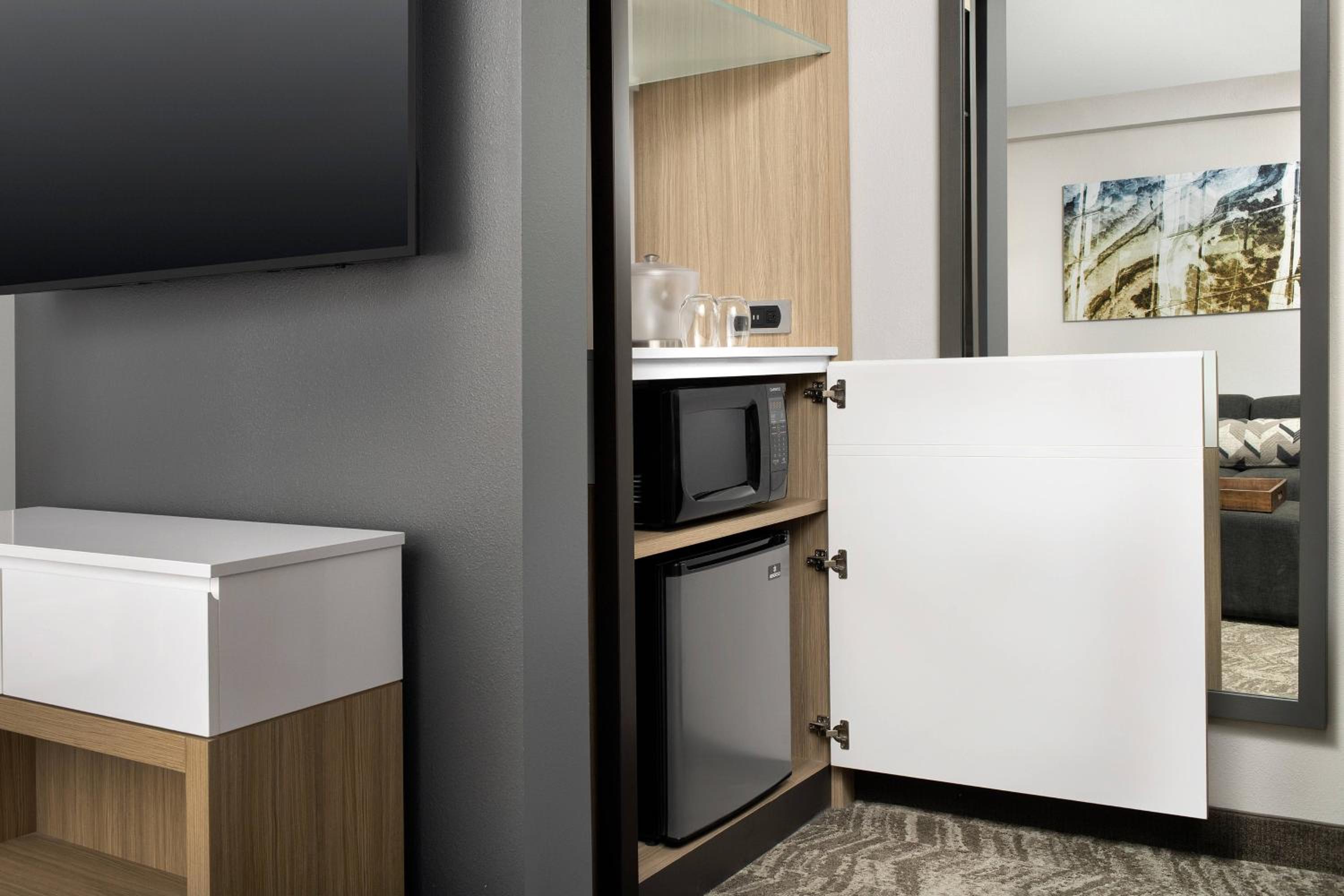 King Suite with Roll-In Shower and Sofa Bed - Mobility Access - Photo 4