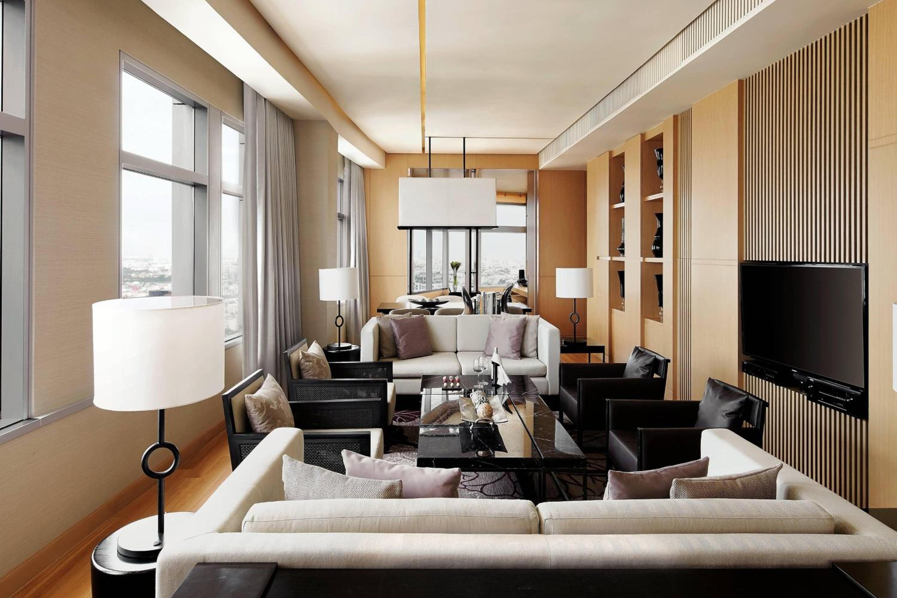 Two-Bedroom Presidential Suite - High Floor/Executive Lounge Access thumbnail 6