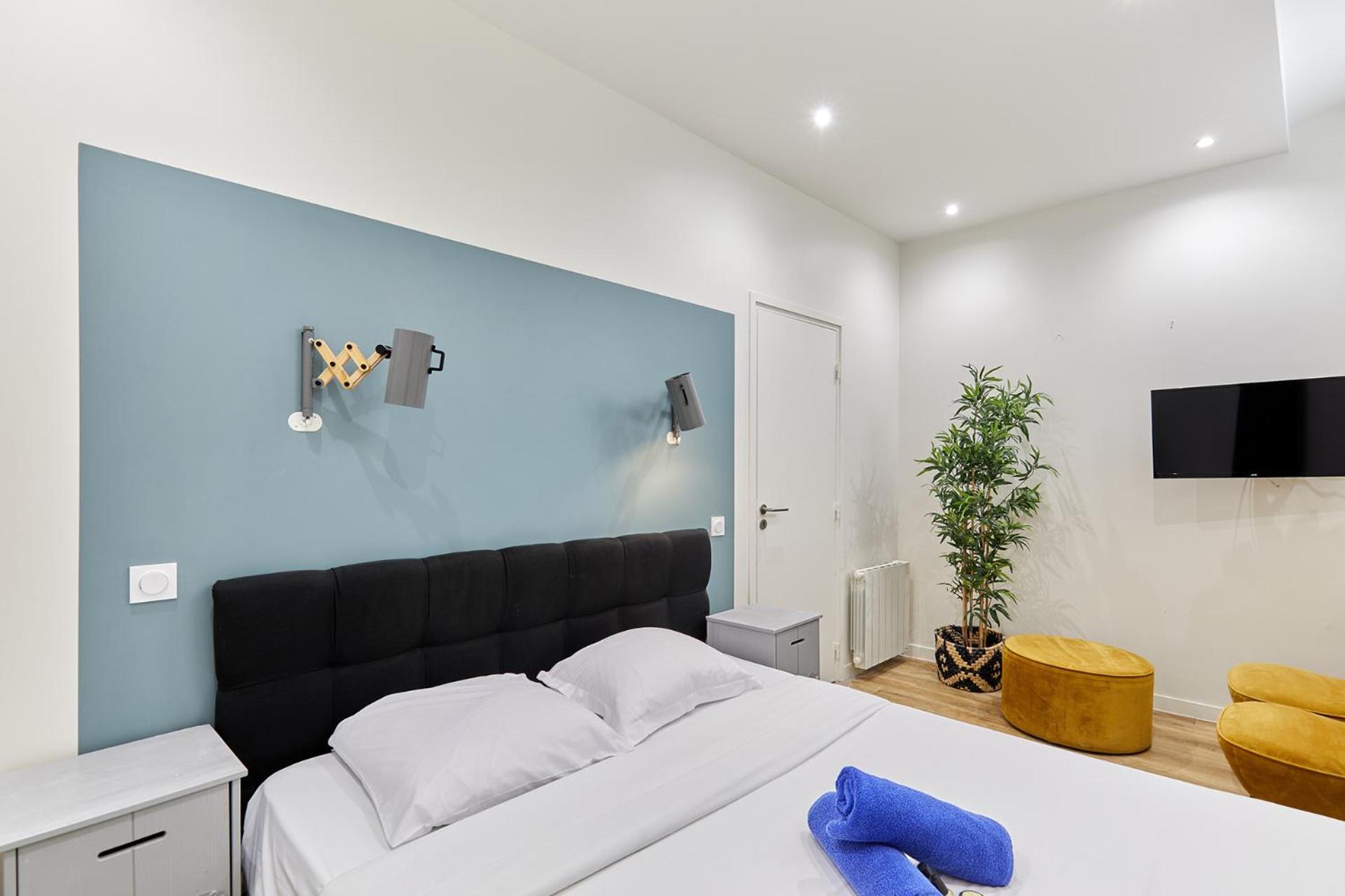 Apartment photo 2