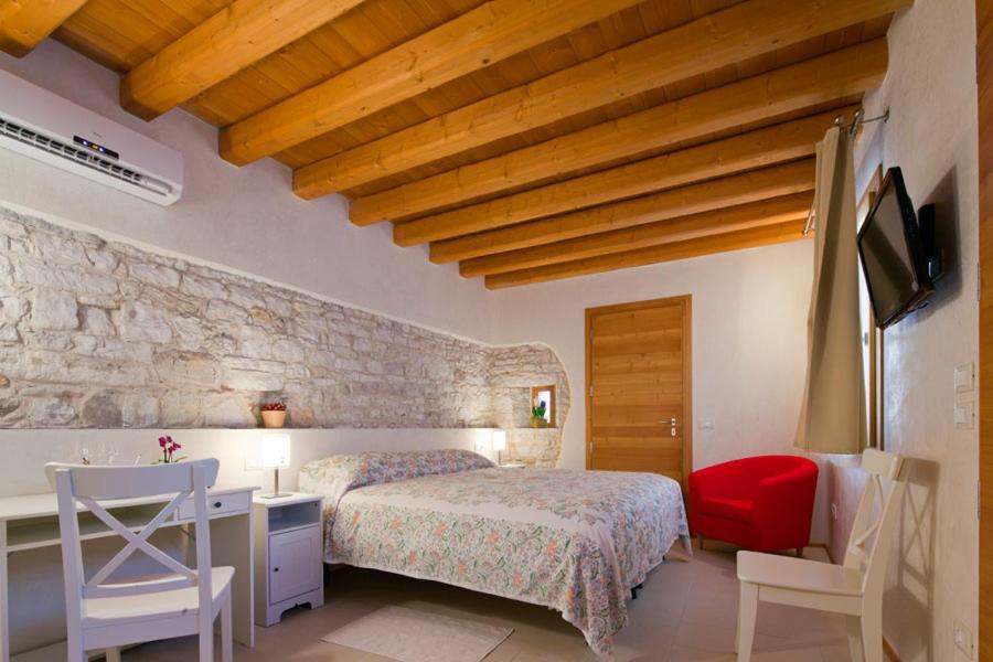 Deluxe Double or Twin Room - Photo 1