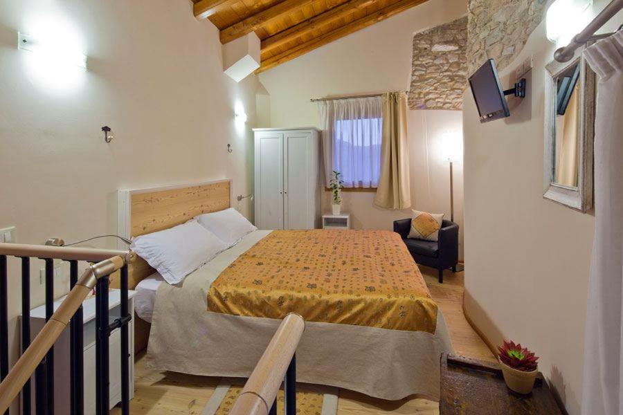 Double Room - Photo 5