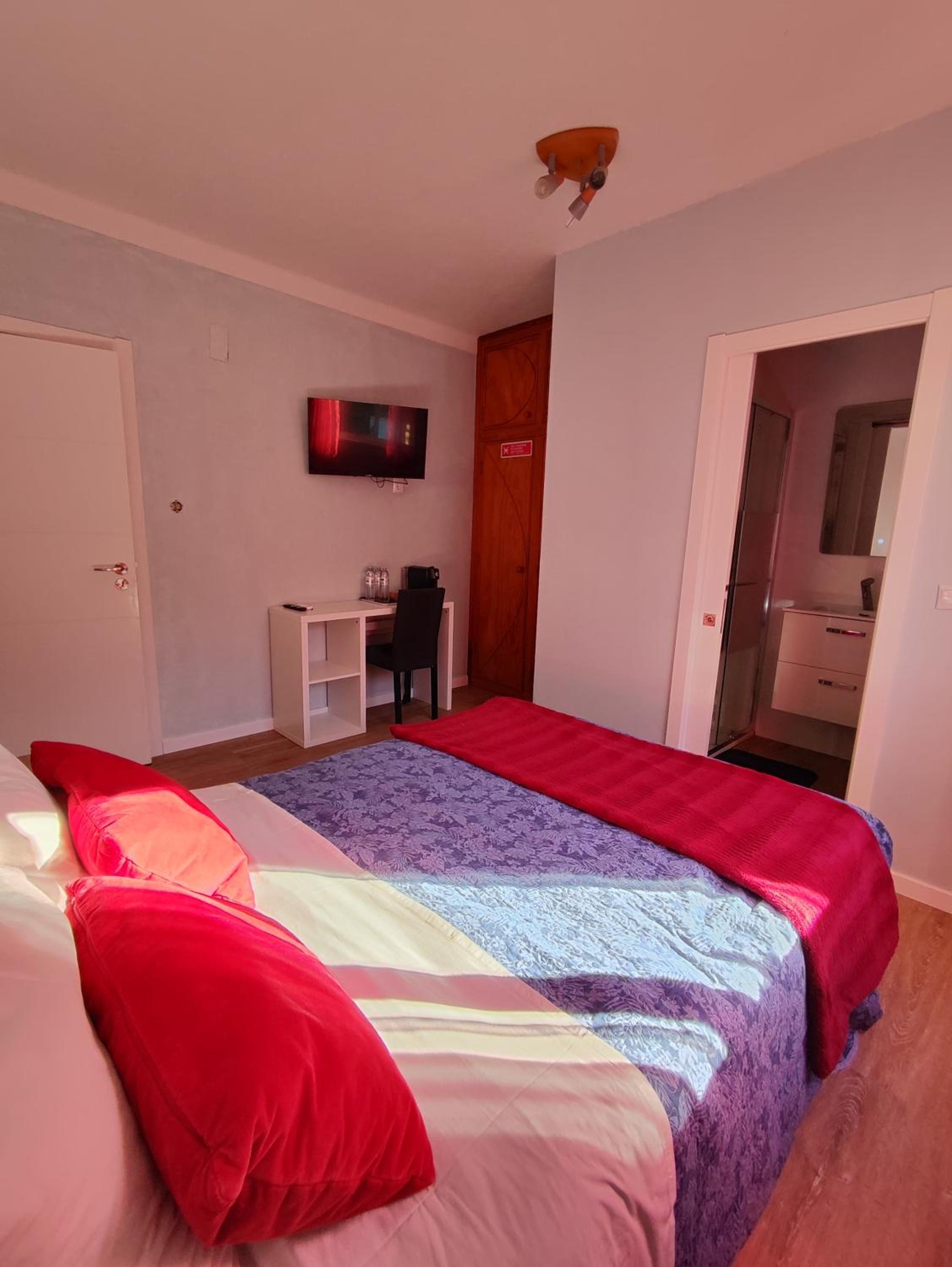 Double Room with Pool View photo 2