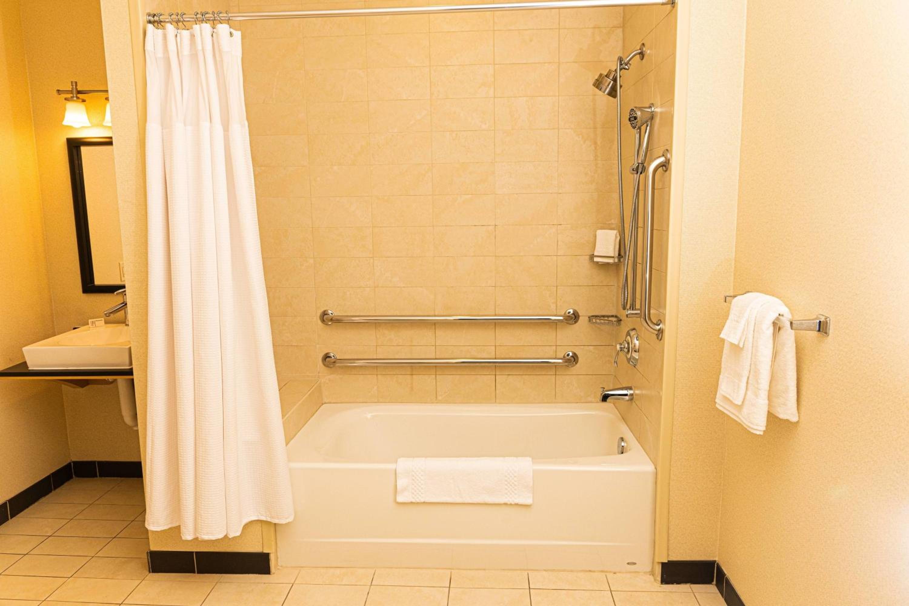King Studio with Sofa Bed and Roll-in Shower - Mobility and Hearing Accessible - Photo 6