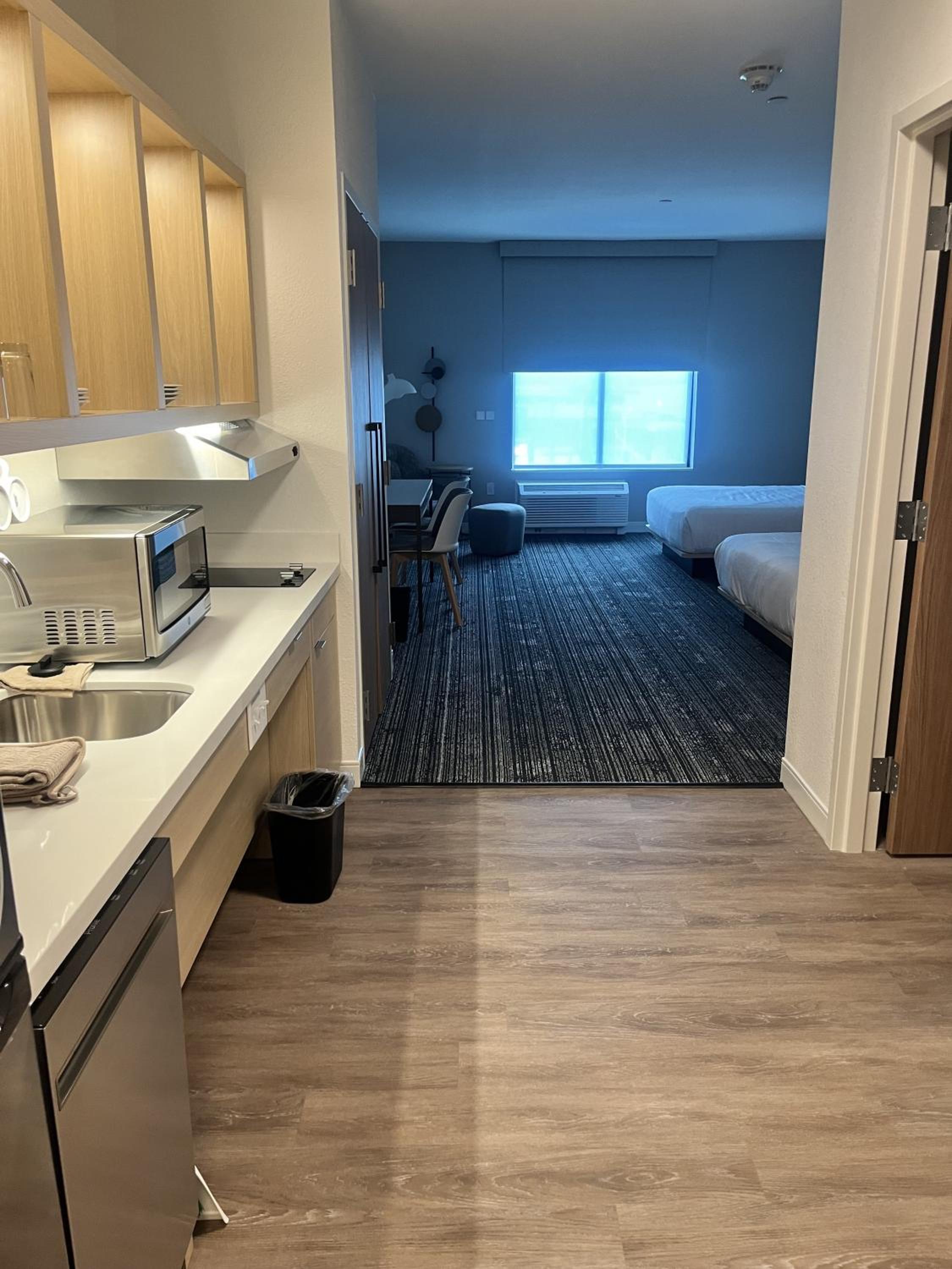 Studio Suite with Two Queen Beds - Hearing Accessible photo 3