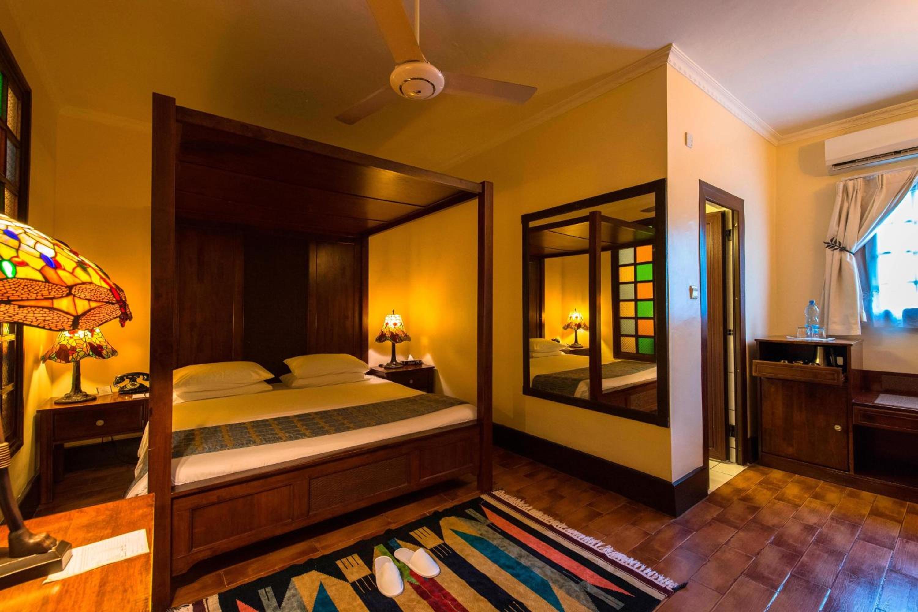Deluxe Queen Room