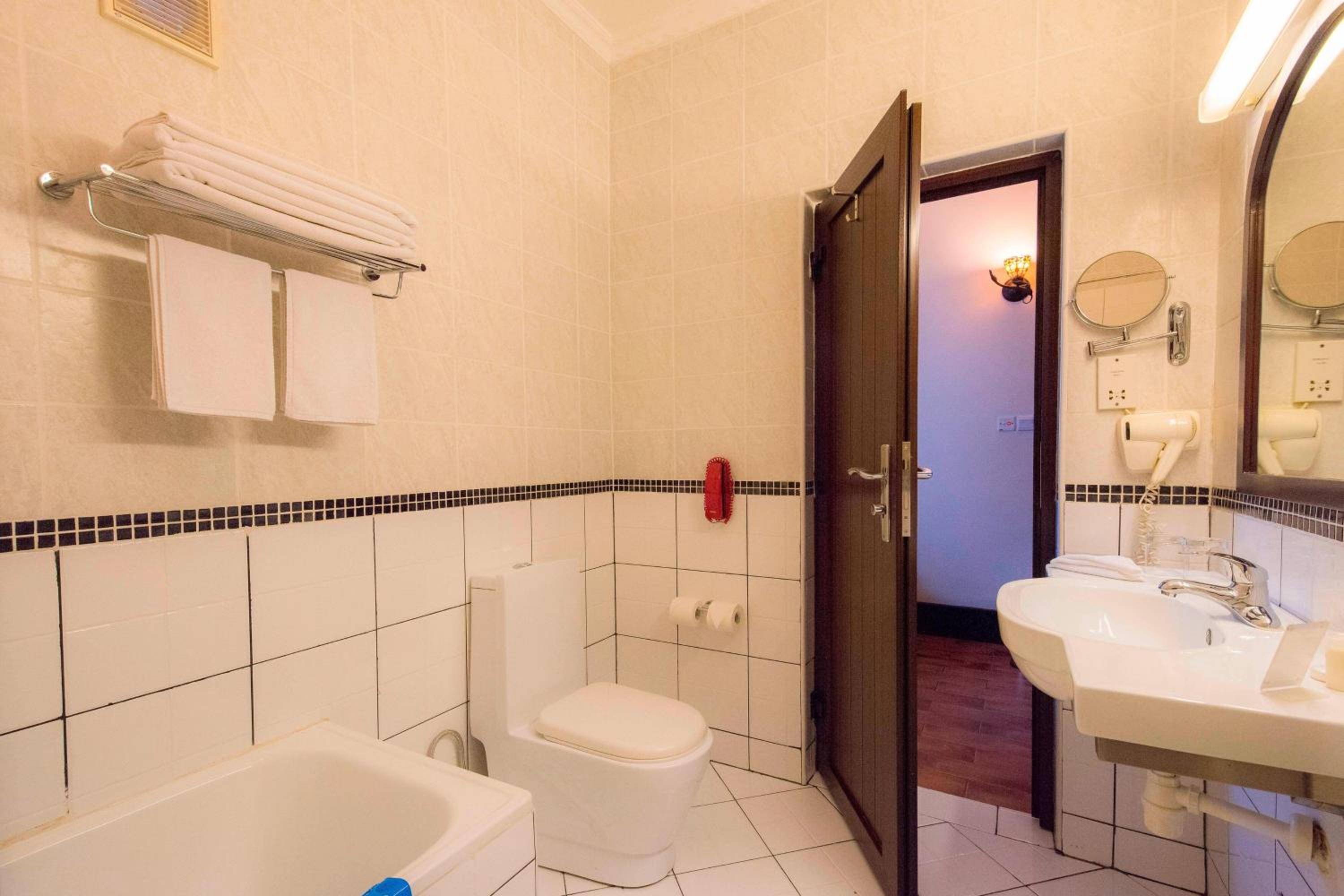 Deluxe Queen Room