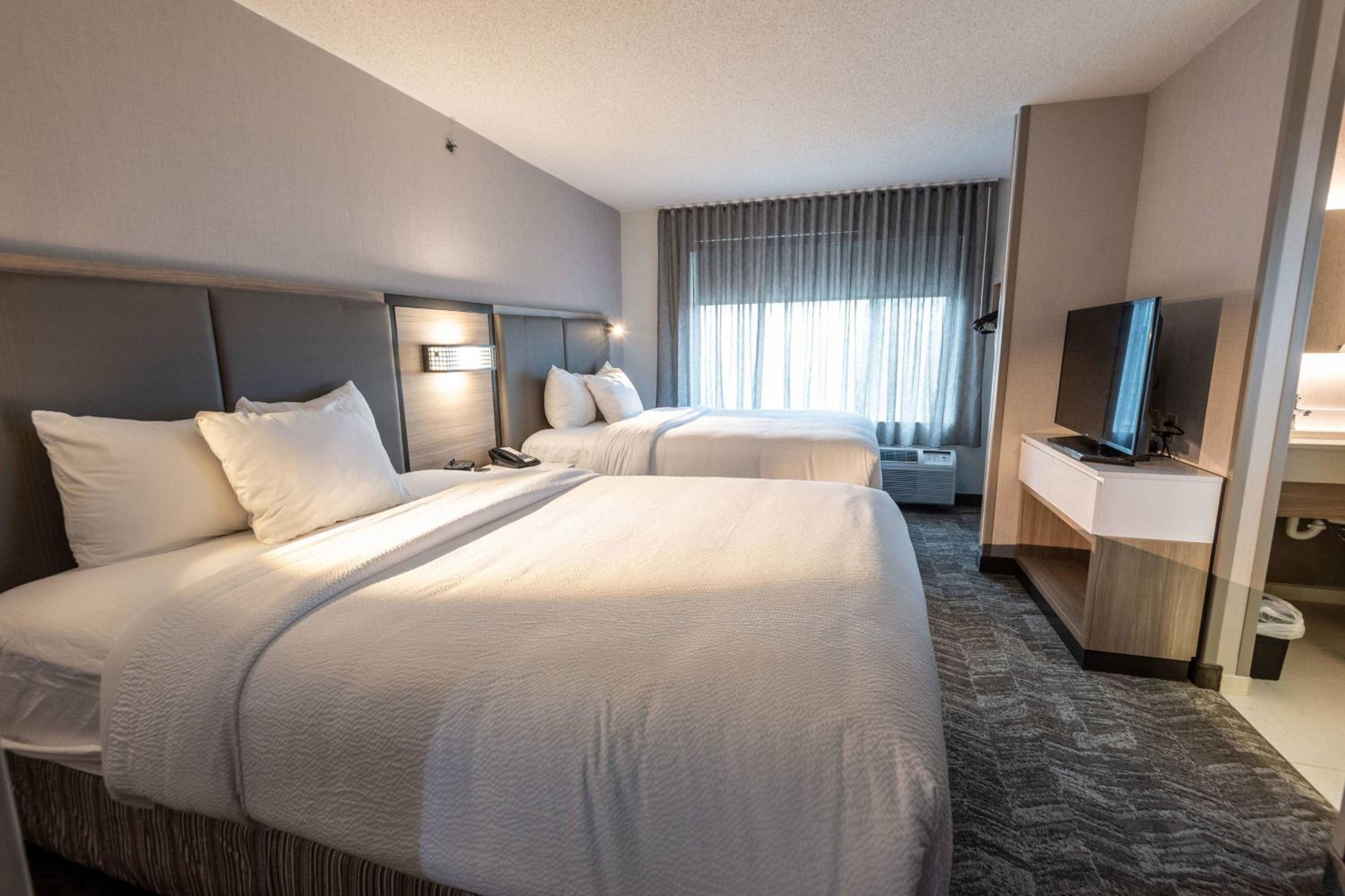 Queen Suite with Two Queen Beds and Roll-In Shower - Mobility Accessible - Photo 1