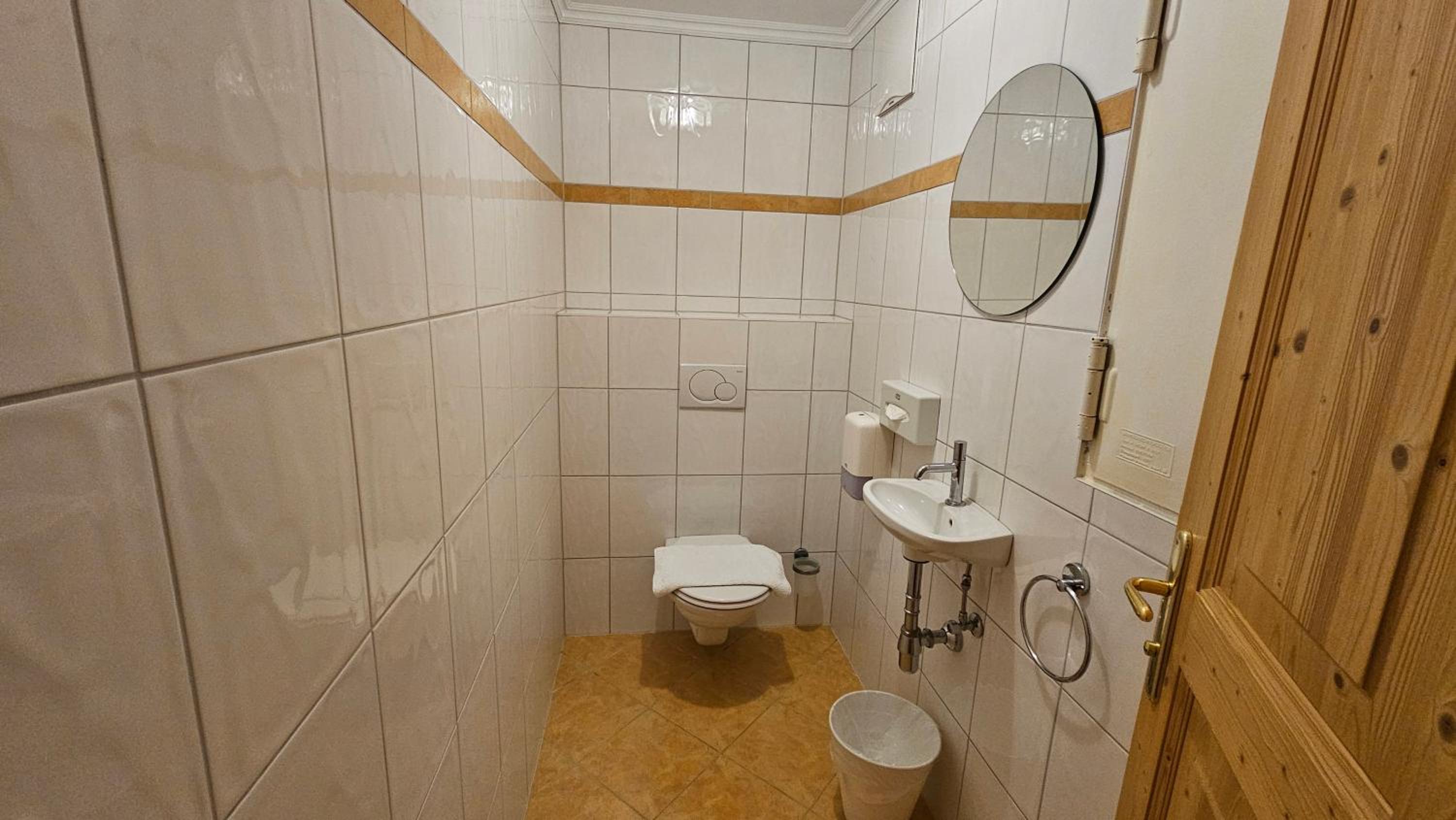 One-Bedroom Family Apartment photo 2