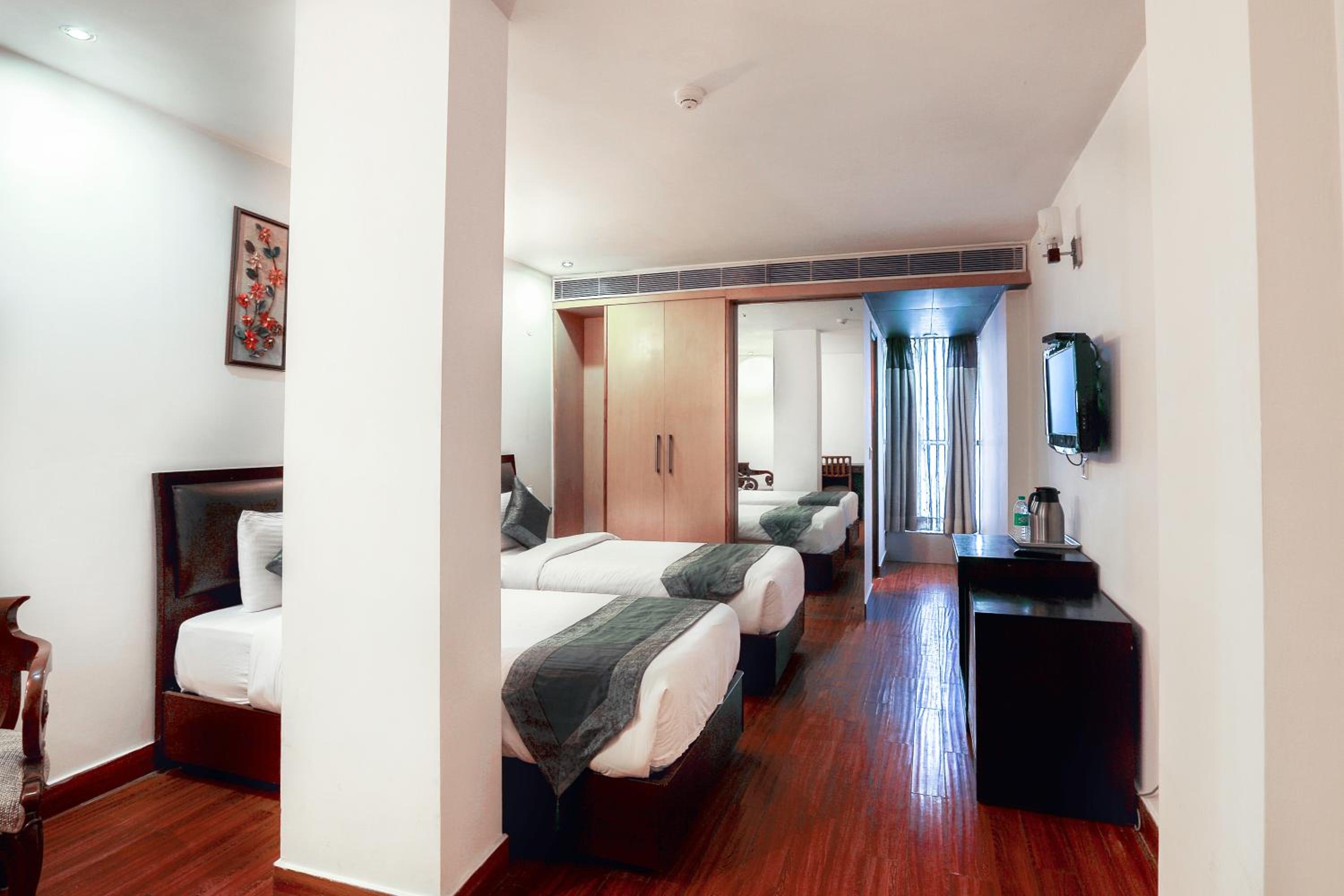 Deluxe Room - Photo 8