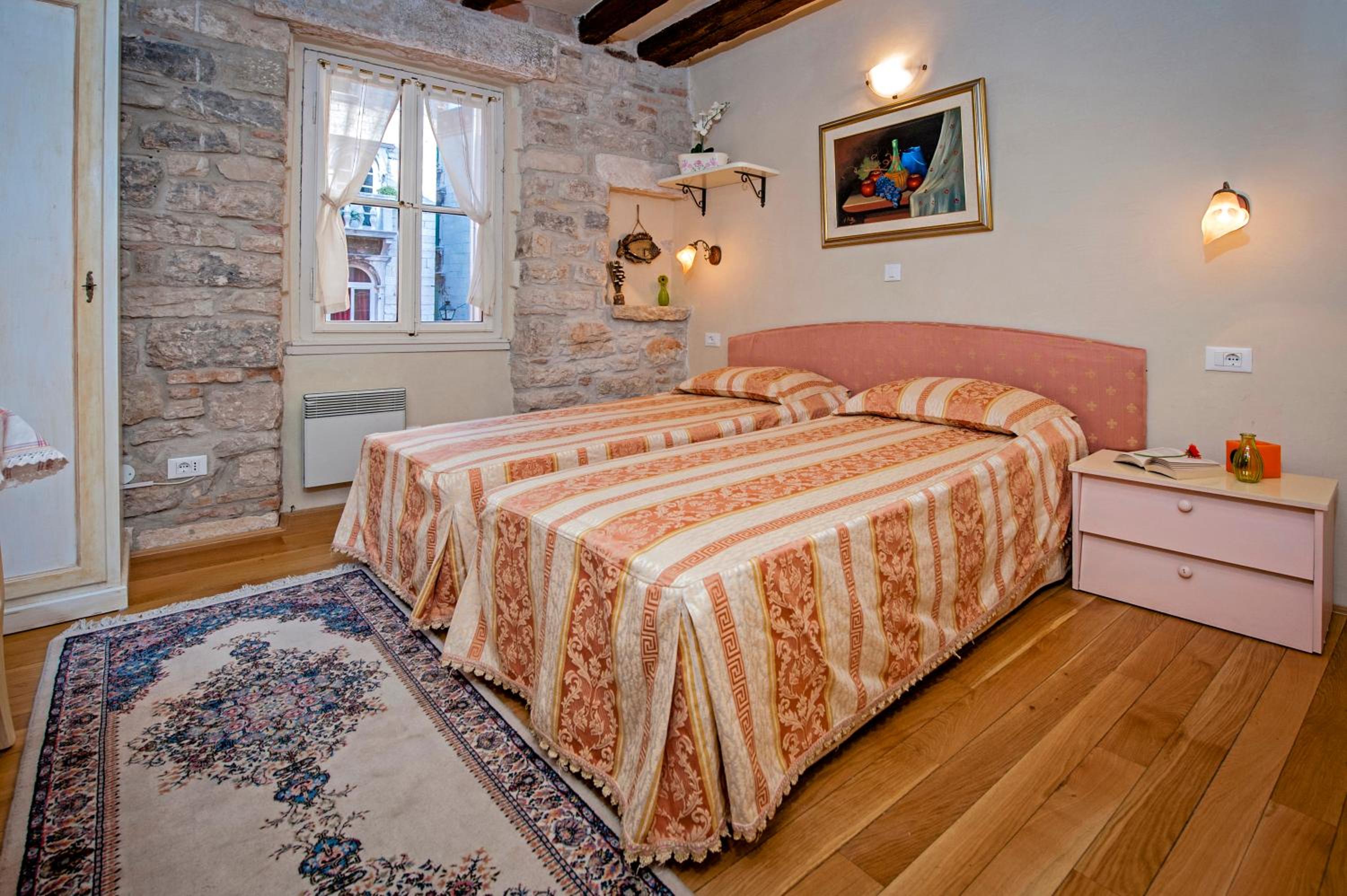 Comfort Double Room with Kitchenette - Photo 2
