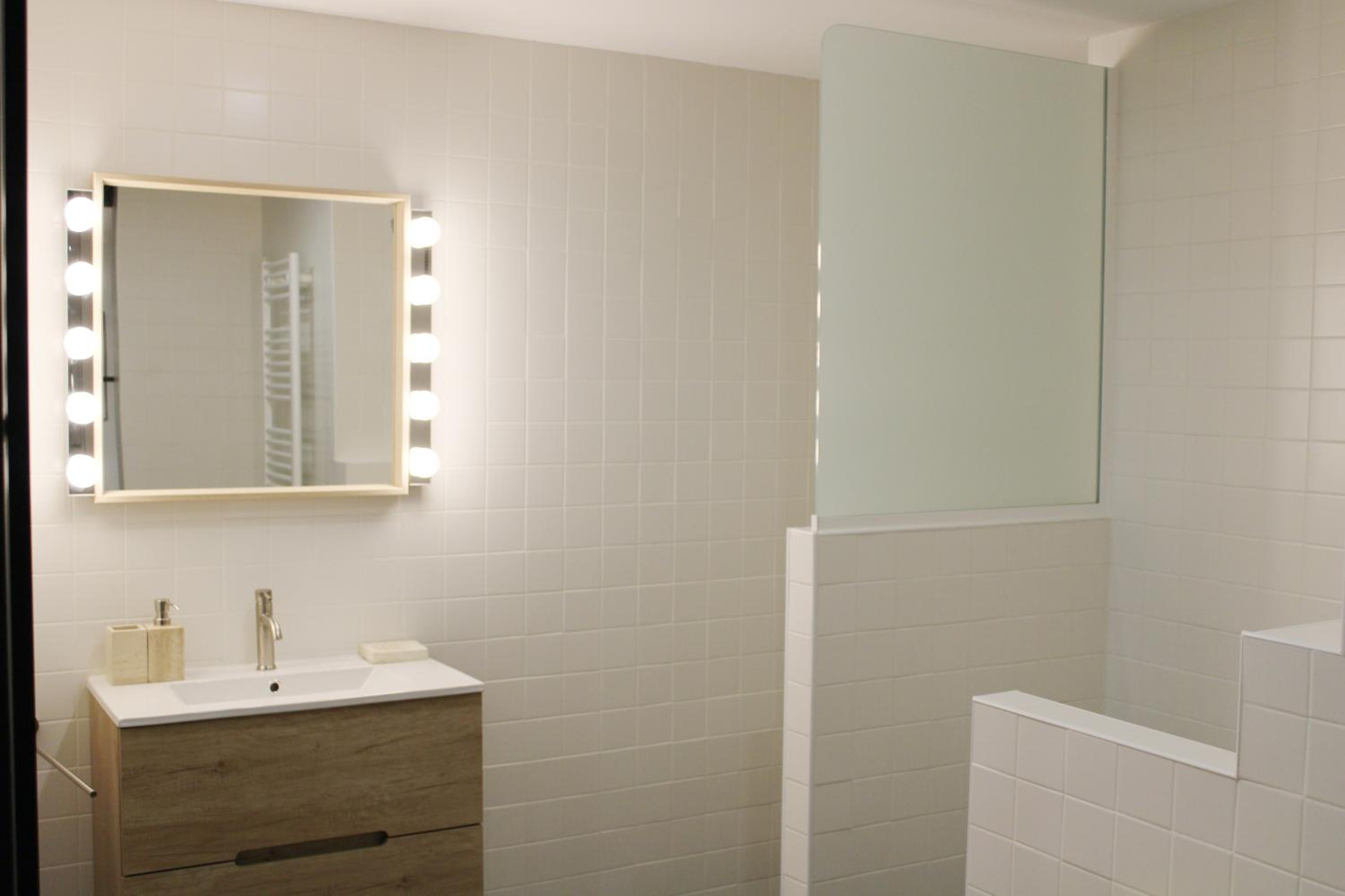 One-Bedroom Apartment - Photo 21