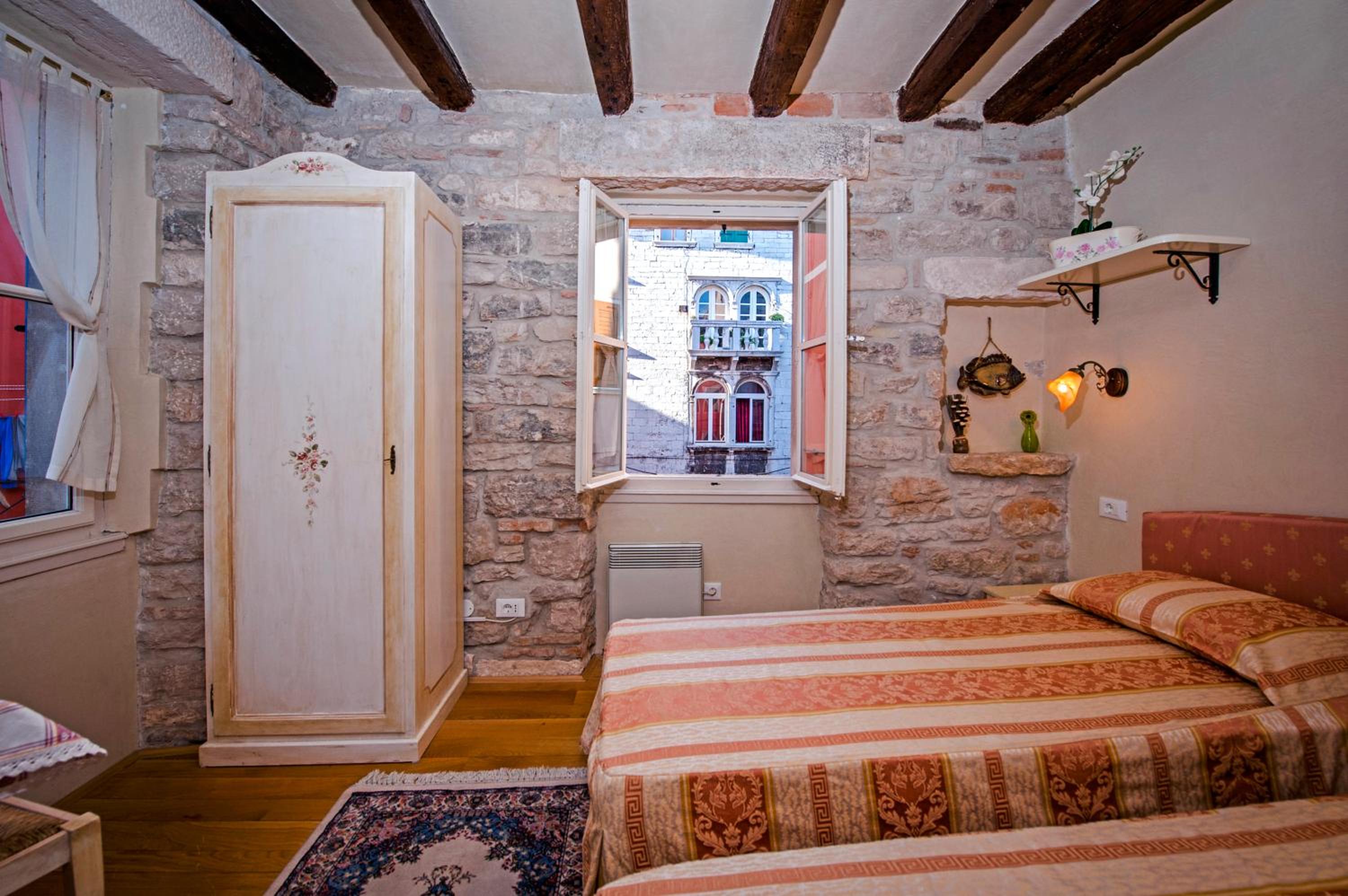 Comfort Double Room with Kitchenette - Photo 6