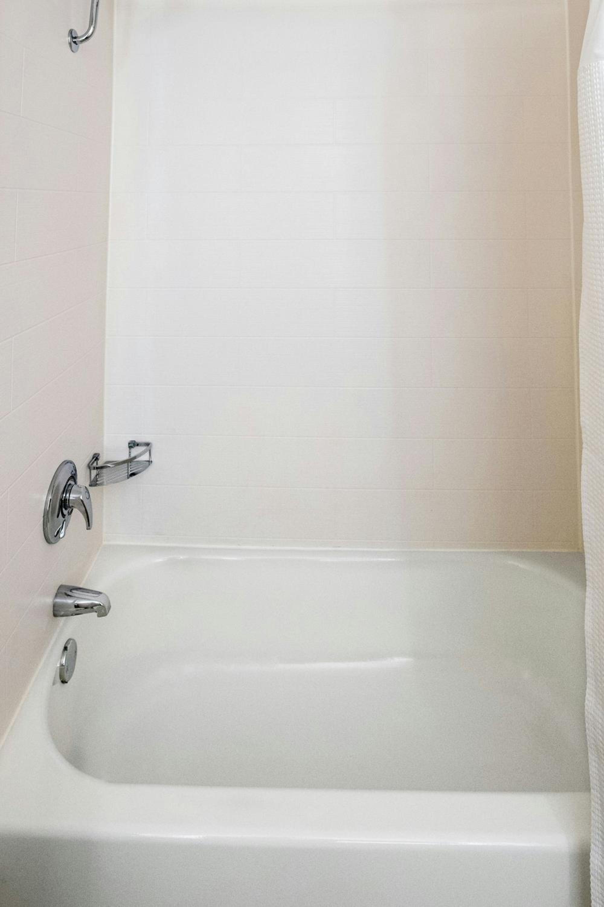 Queen Suite with Sofa Bed and Adapted Tub - Mobility and Hearing Accessible - Photo 5