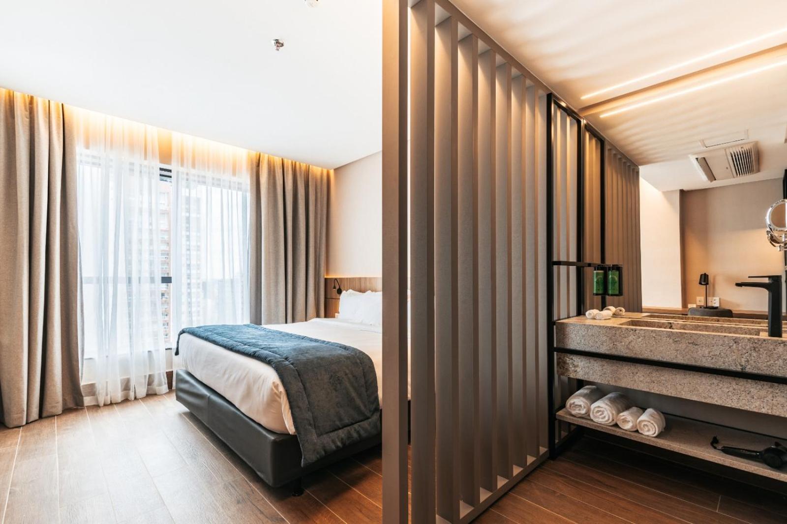Deluxe Double Room (2 Adults + 1 Child)