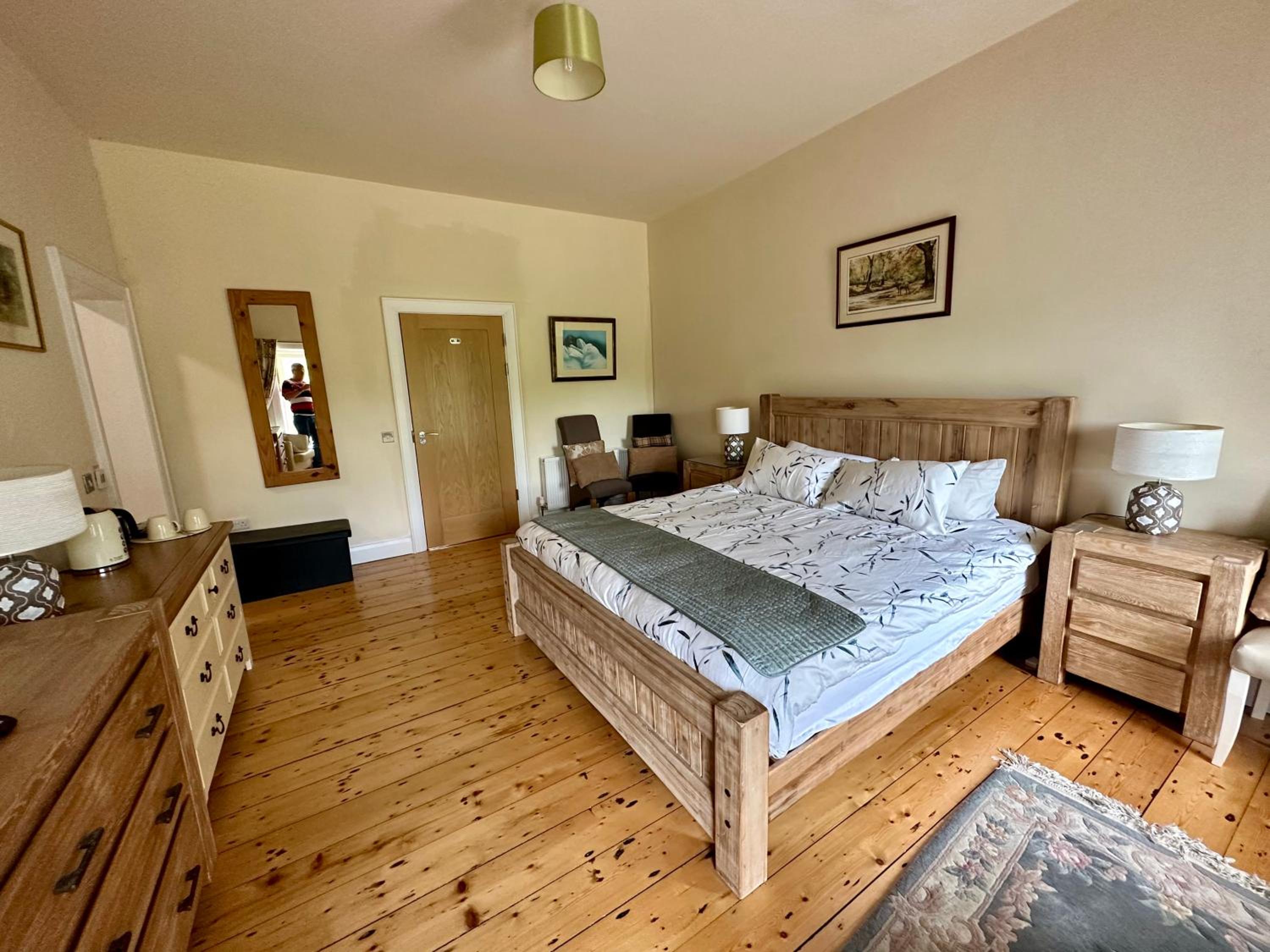 Deluxe King Room photo 1