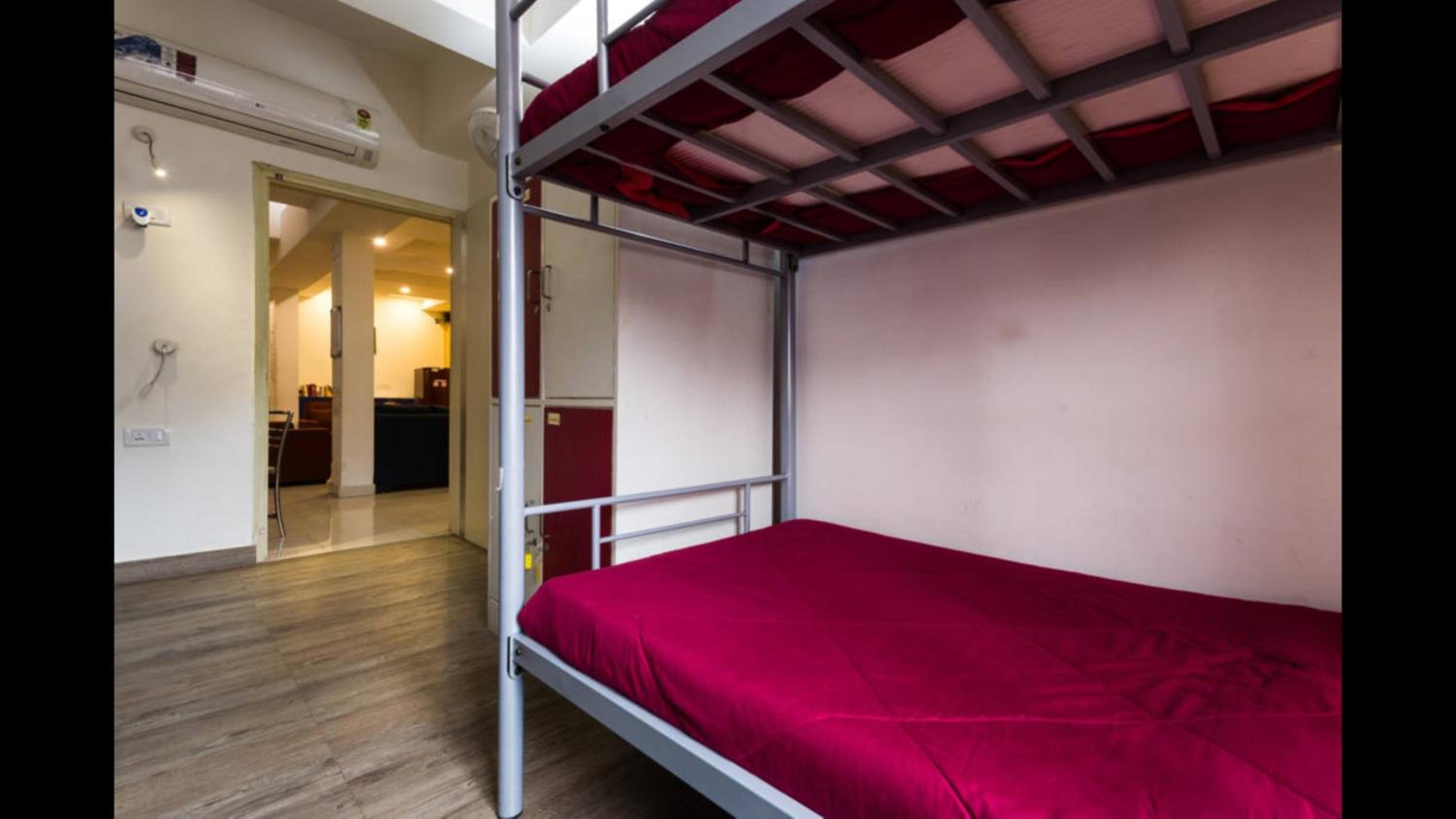 Bed in 6-Bed Mixed Dormitory Room With Workation Facilities Highspeed Internet & Tea Coffee Service photo 1