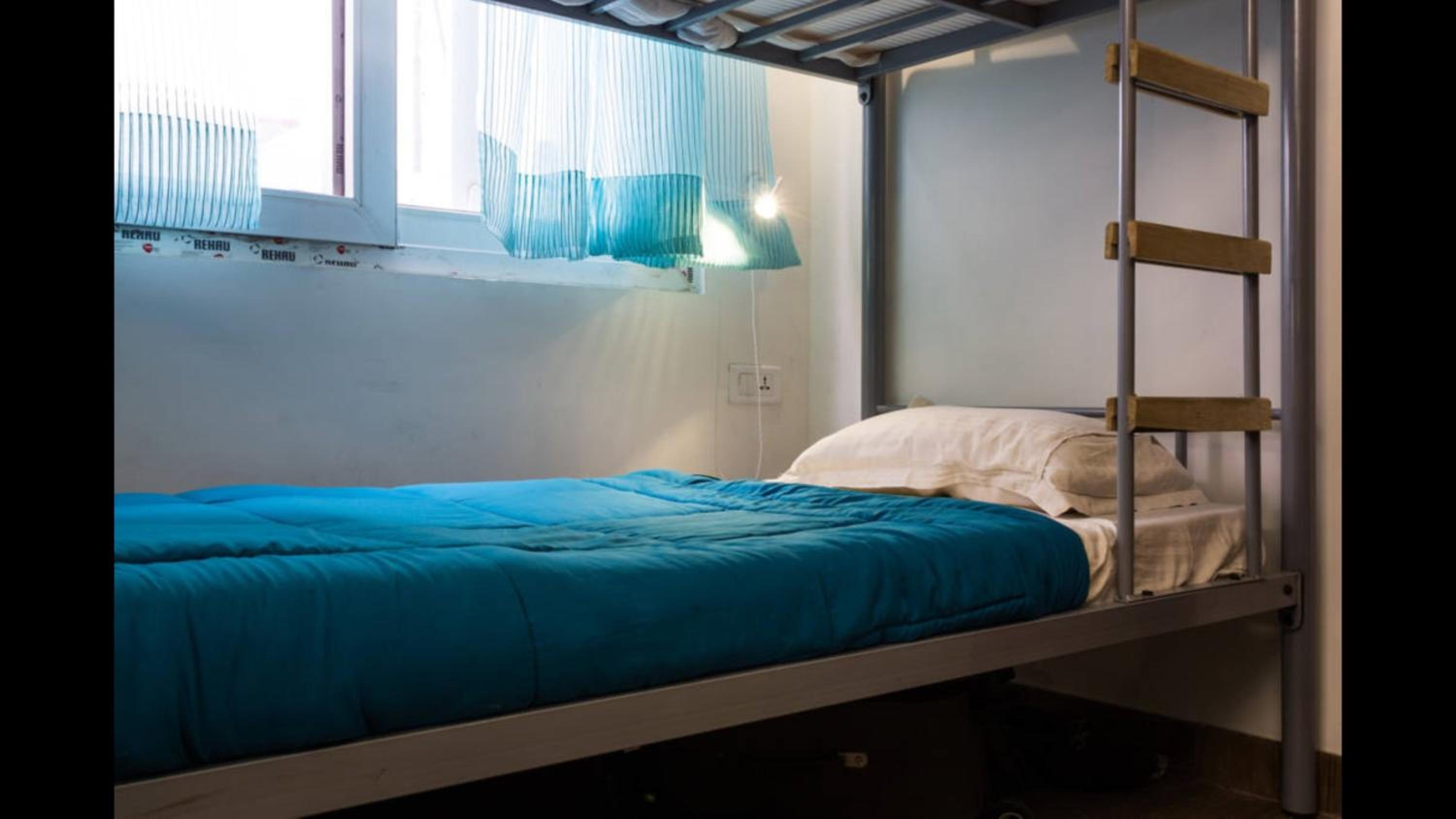 Bed in 8-Bed Mixed Dormitory Room photo 1