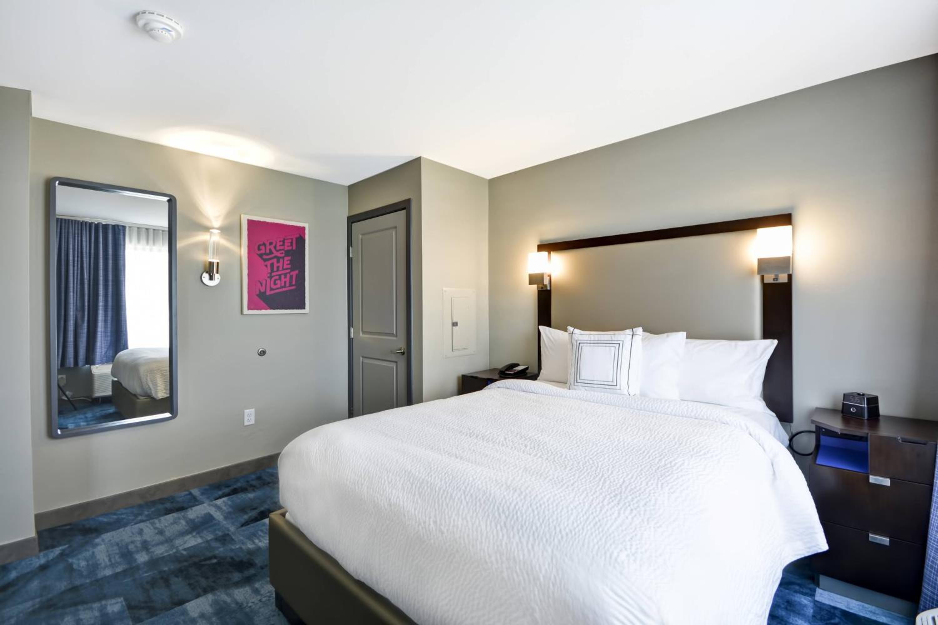 One-Bedroom Suite photo 2