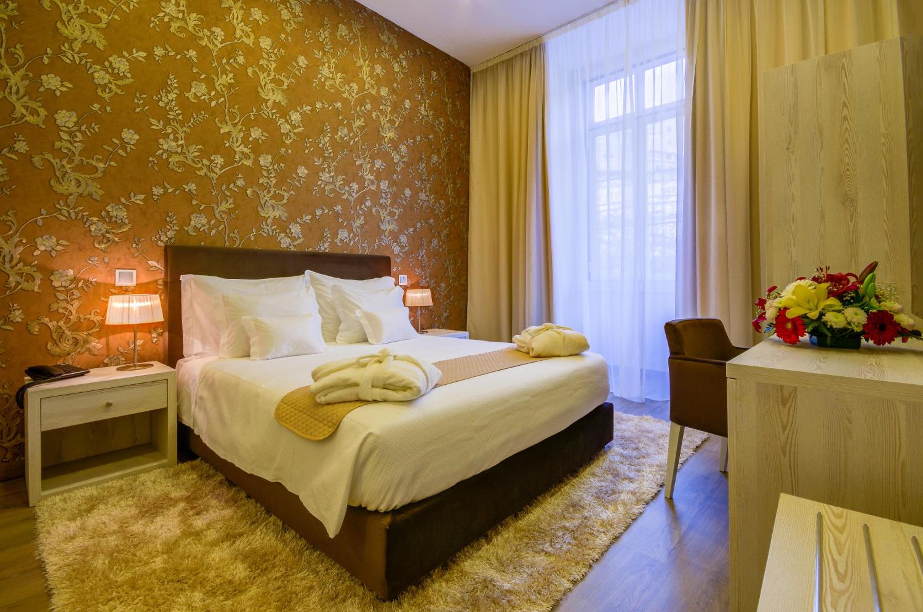 Standard Double Room - Photo 1