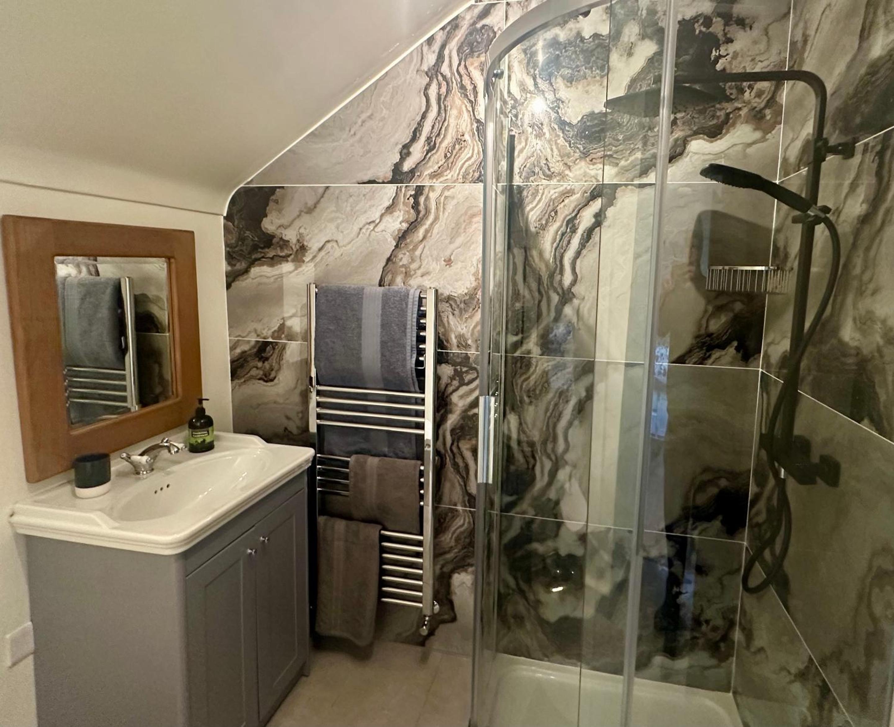 Single Room with Private Bathroom photo 1