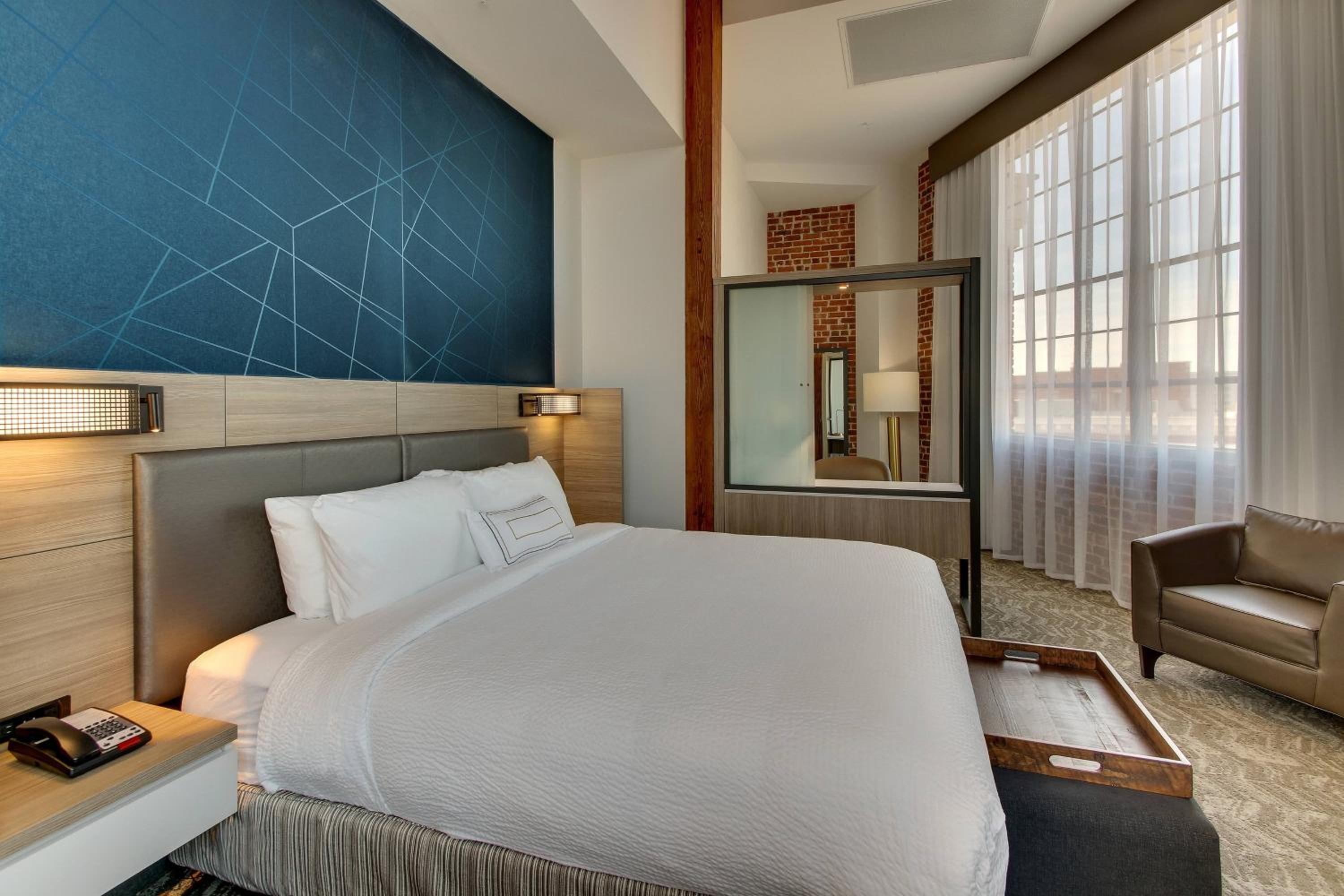 King Suite - Photo 1