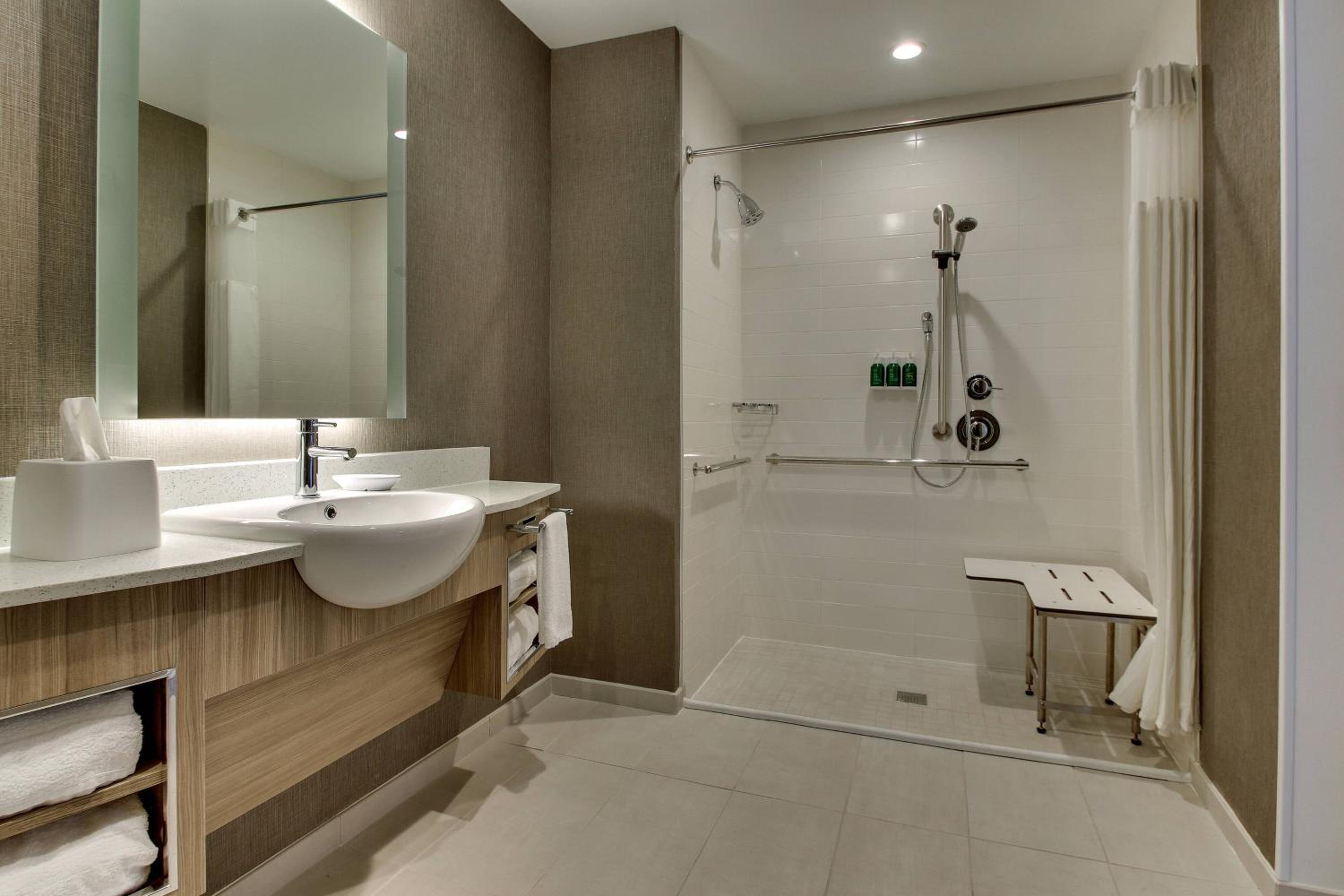 King Room - Hearing Accessible