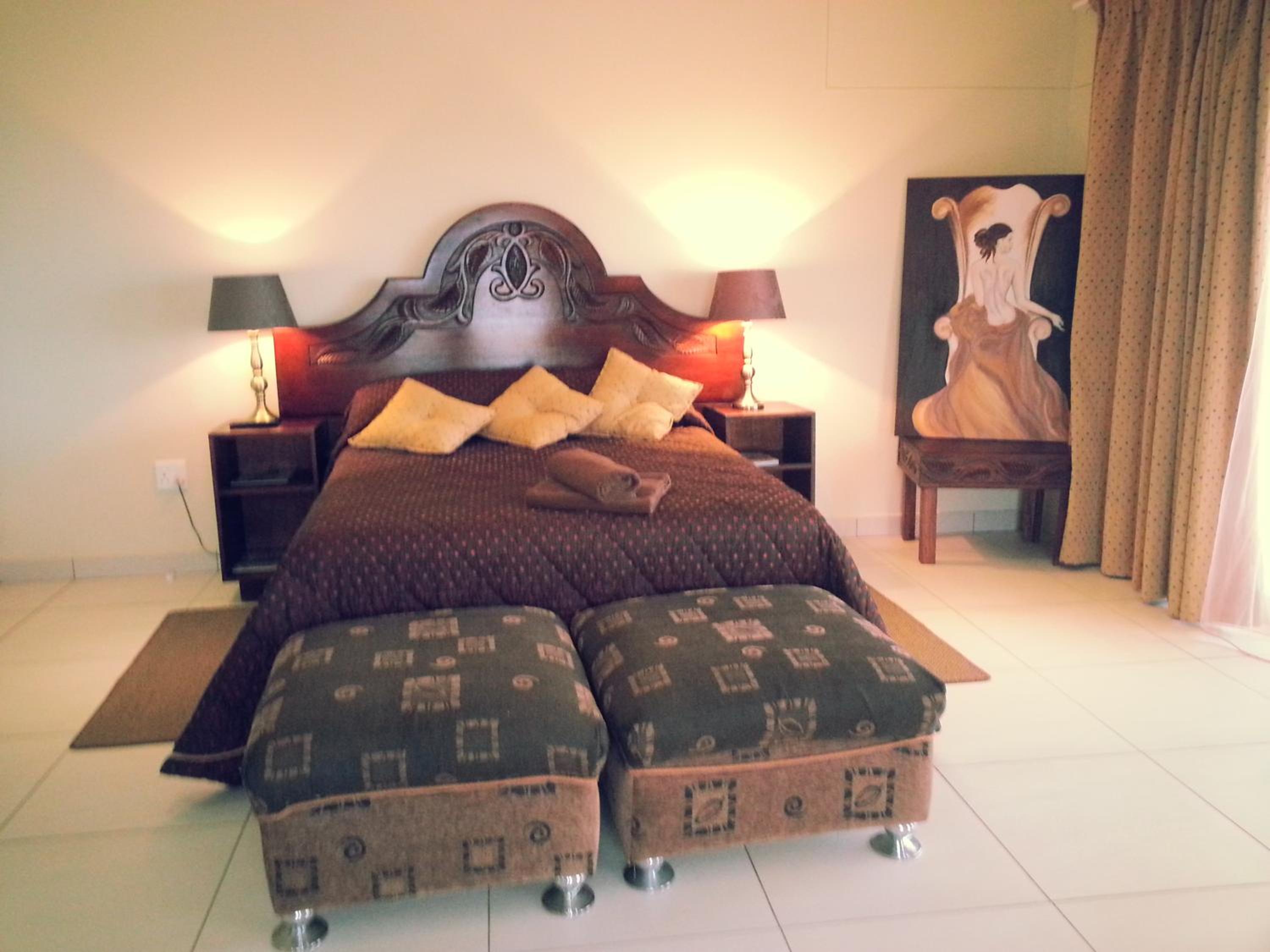 Queen Suite with Spa Bath